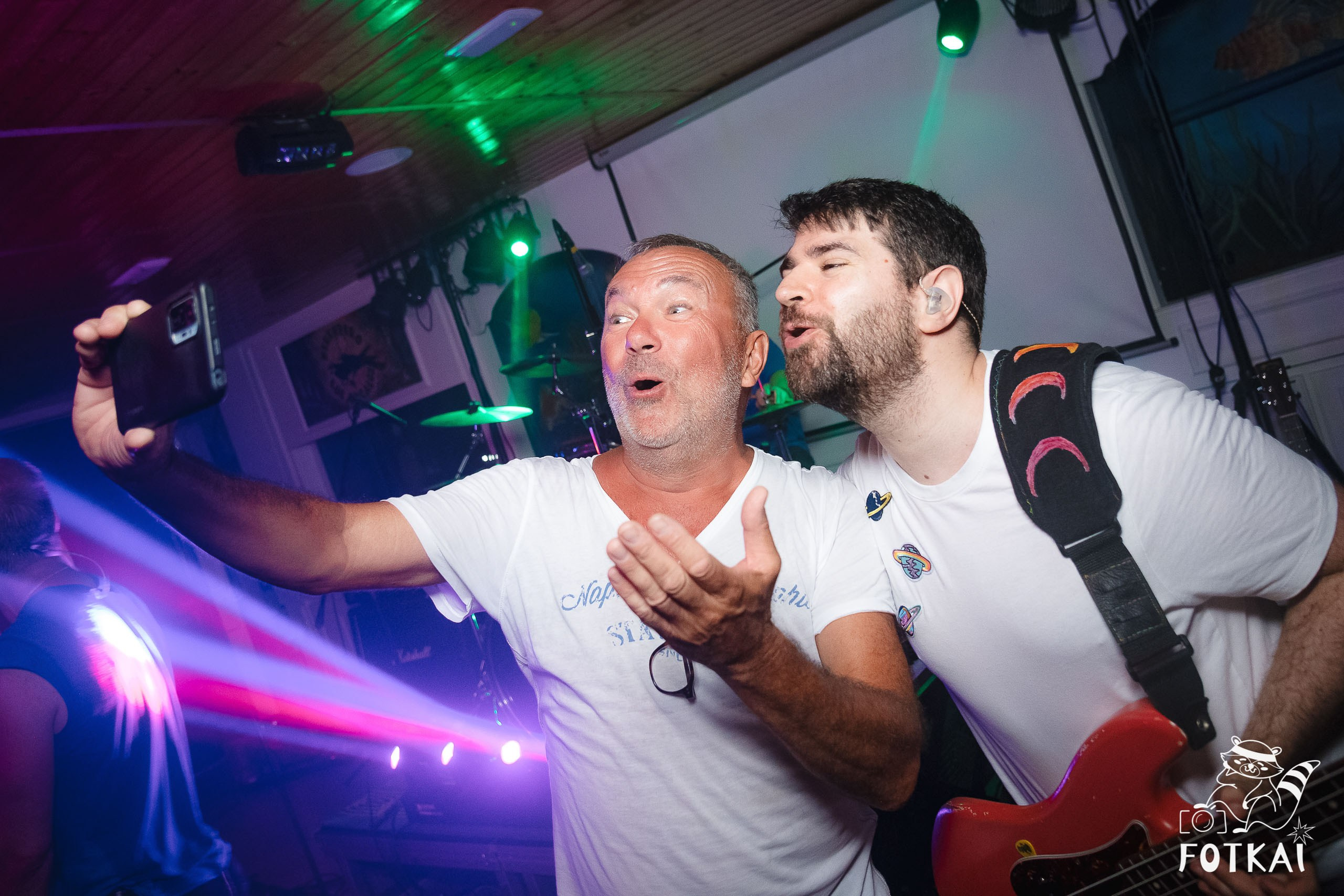 Ultimate Coldplay en Restaurante Los Cucalos: Reportaje fotográfico 17.09.25 | FOTKAI