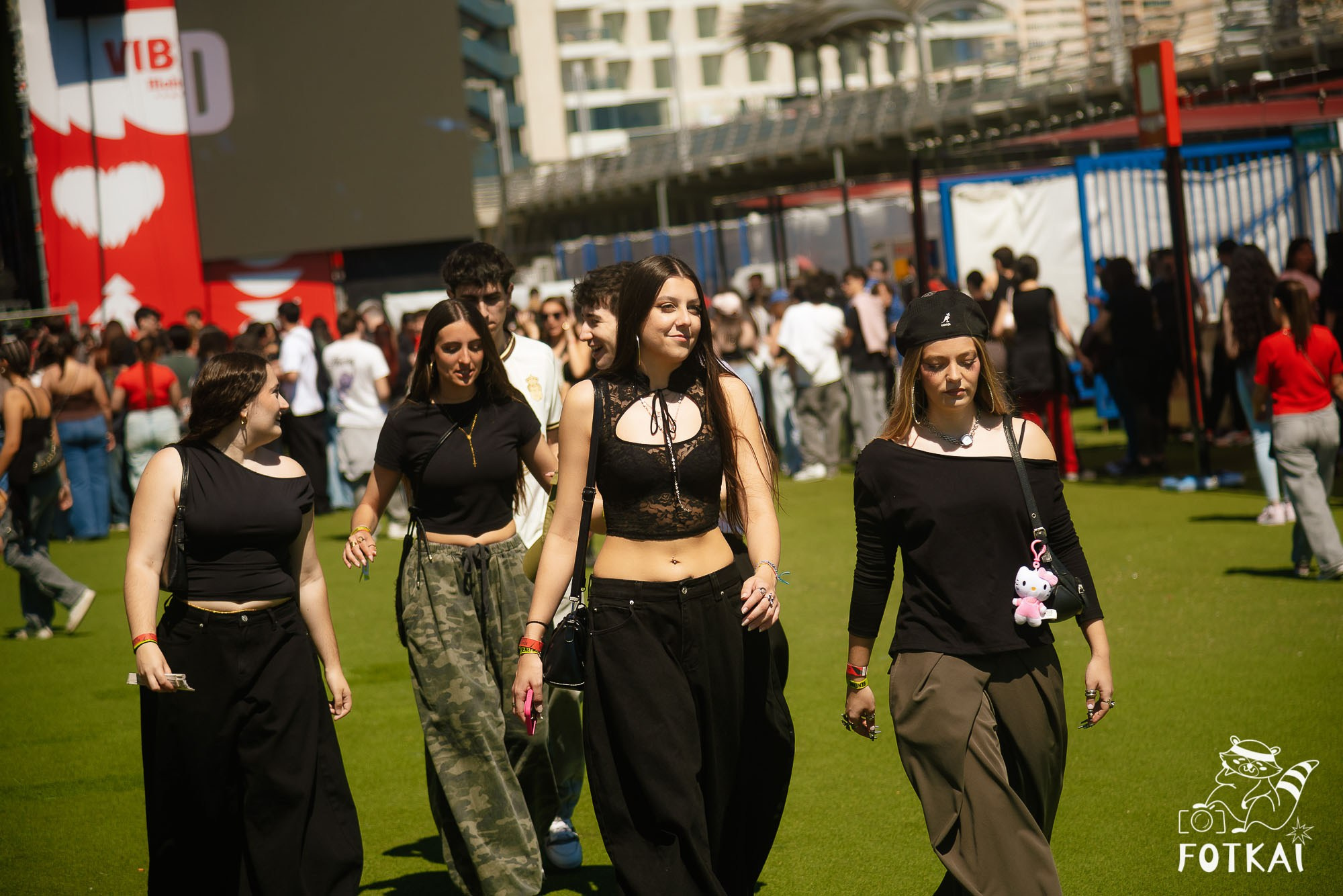 Costa Sonora 2026 Alicante Day 1 Photos — Find Yourself, Friends and Festival Crowd | FOTKAI