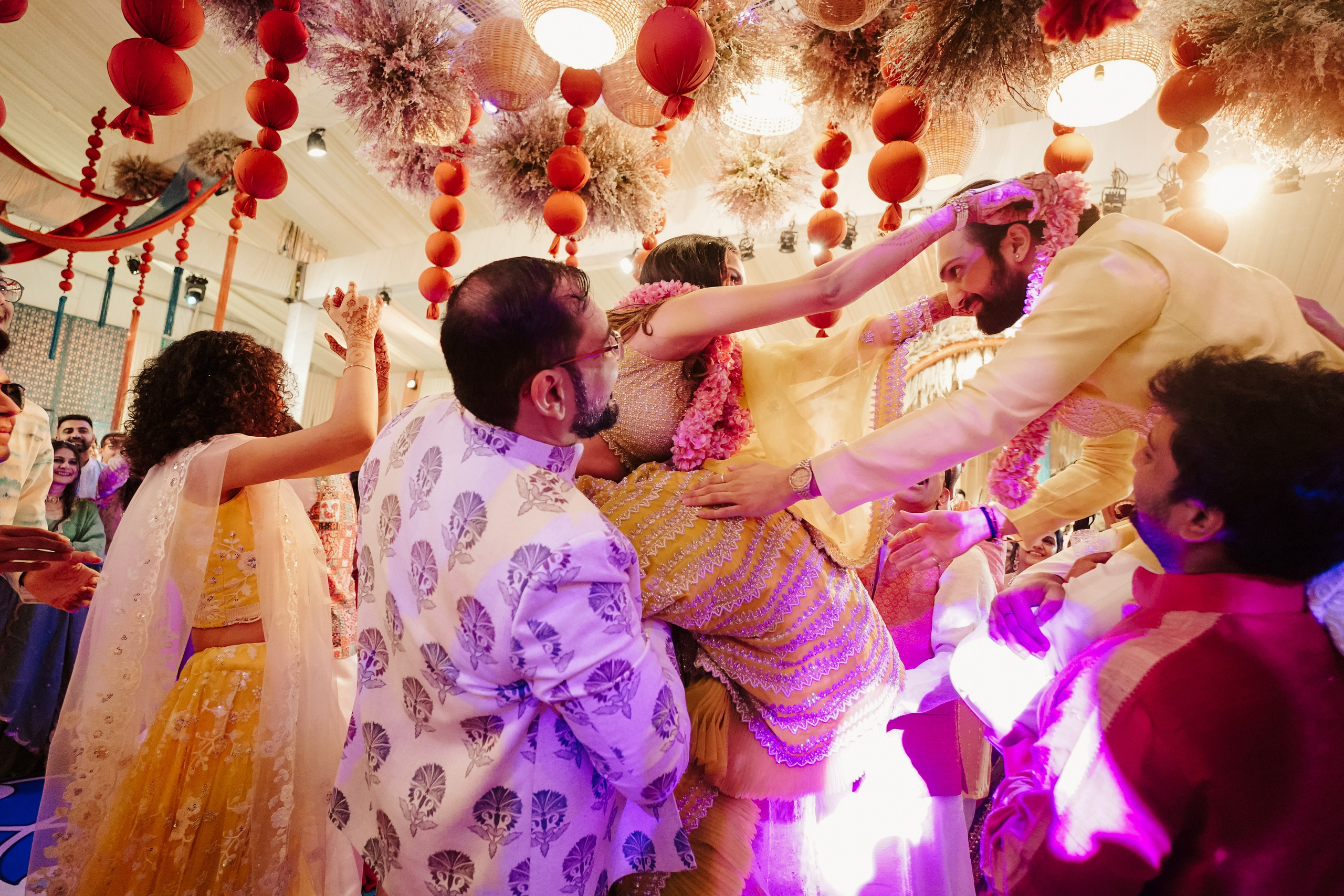 HALDI & MEHANDI. Wedding photographer Stalen Robert