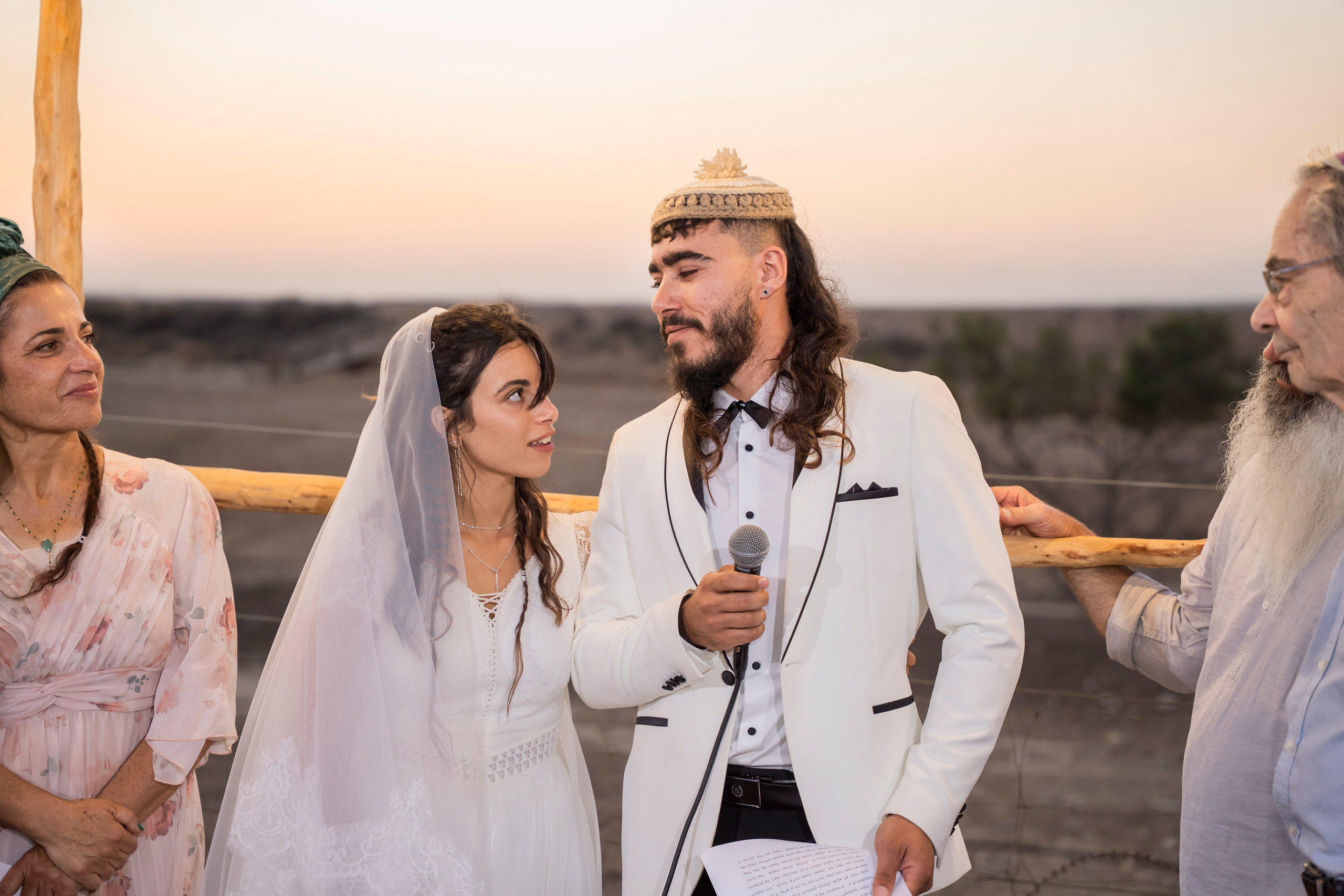 אביה ואחיה. יוסף מזרחי צילום חתונה, ברית וזוגיות. צלם מקצועי שאוהב להוציא אתכם הכי יפים ברגעים הכי מרגשים