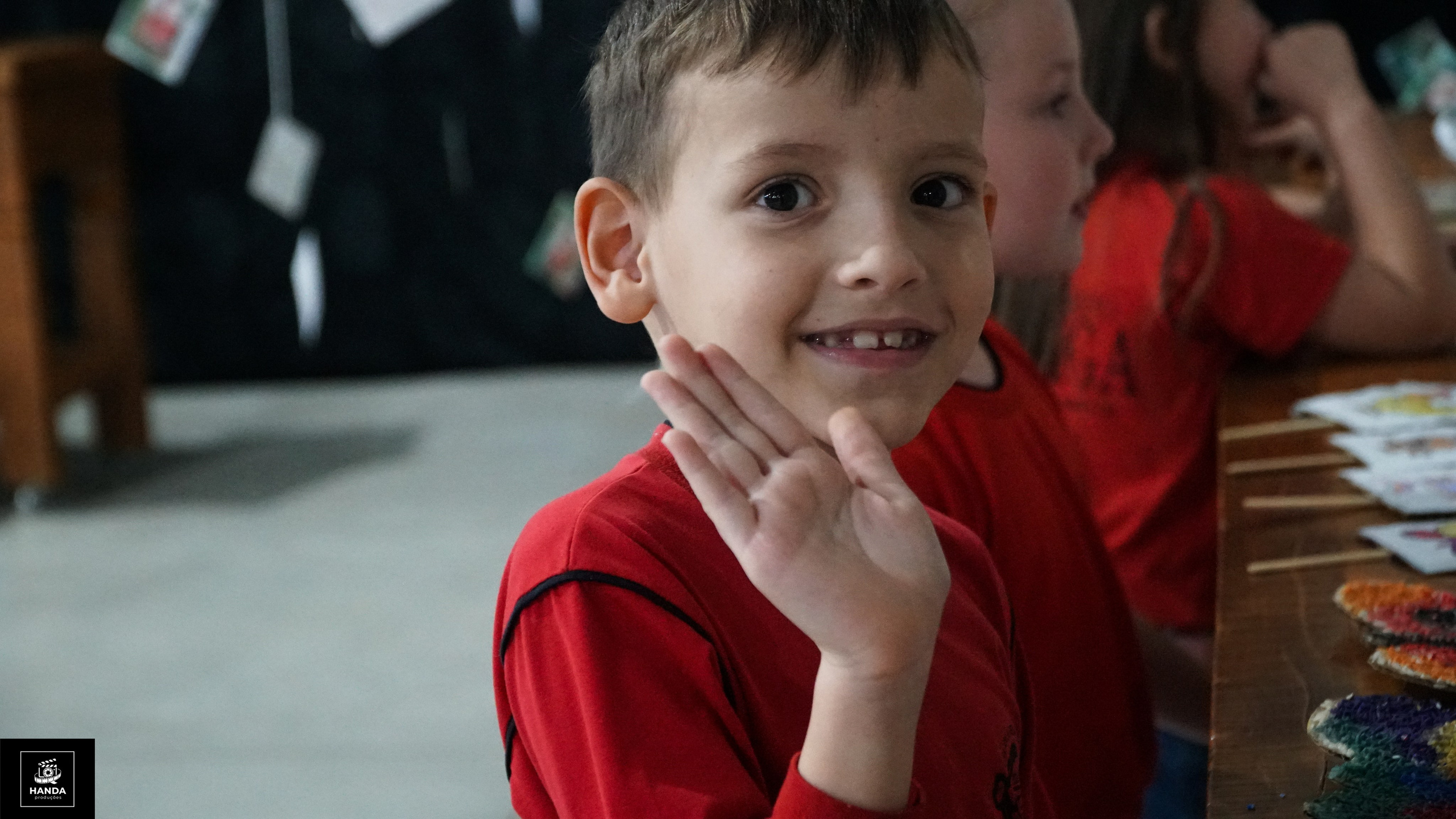 Noite autógrafos colégio Aurélio Buarque de Holanda. Handa Produções