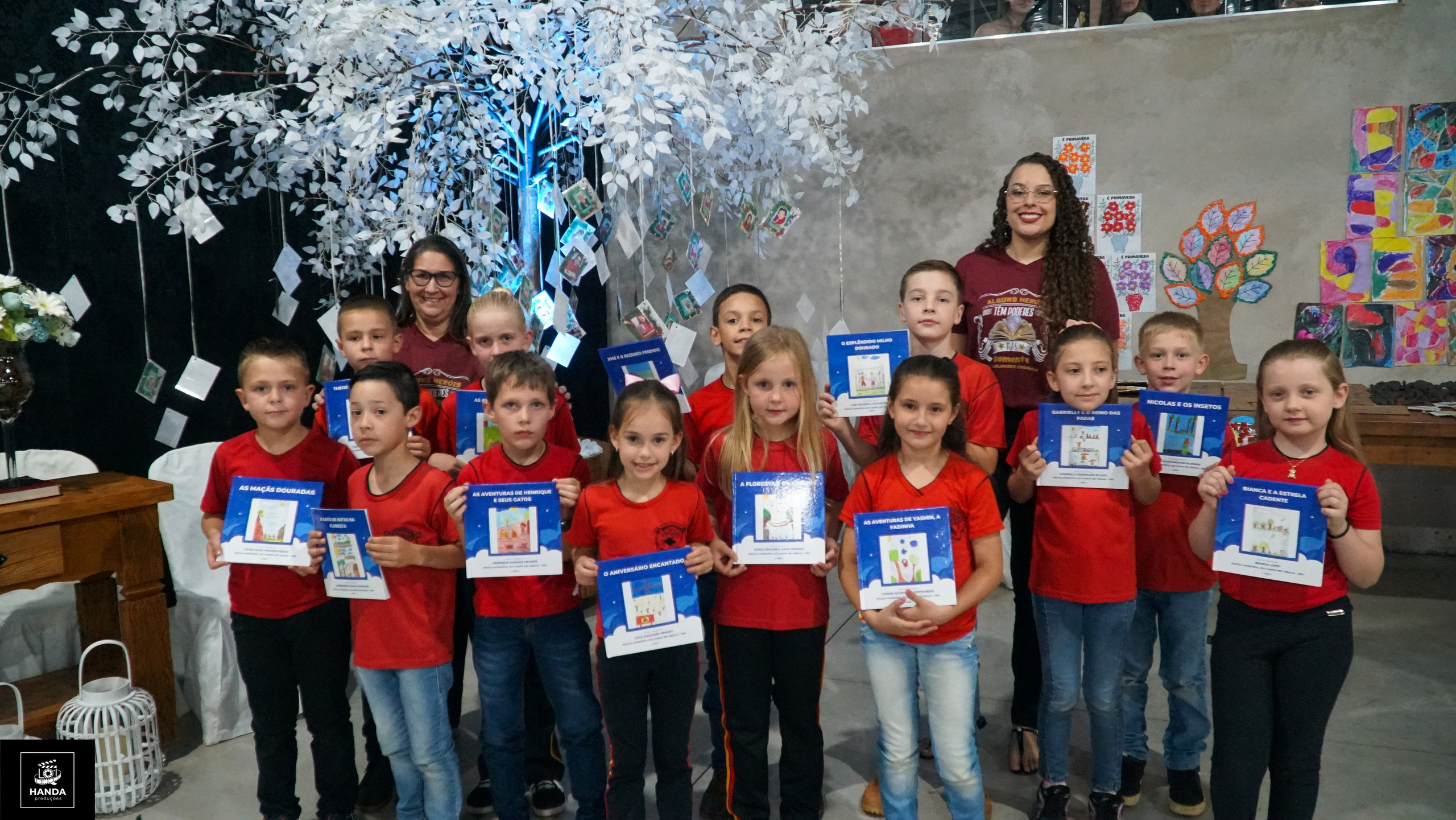 Noite autógrafos colégio Aurélio Buarque de Holanda. Handa Produções