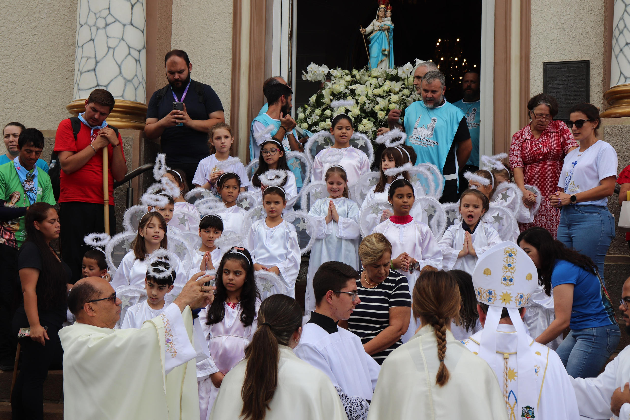 Peregrinação Nossa Senhora de Belém. Handa Produções