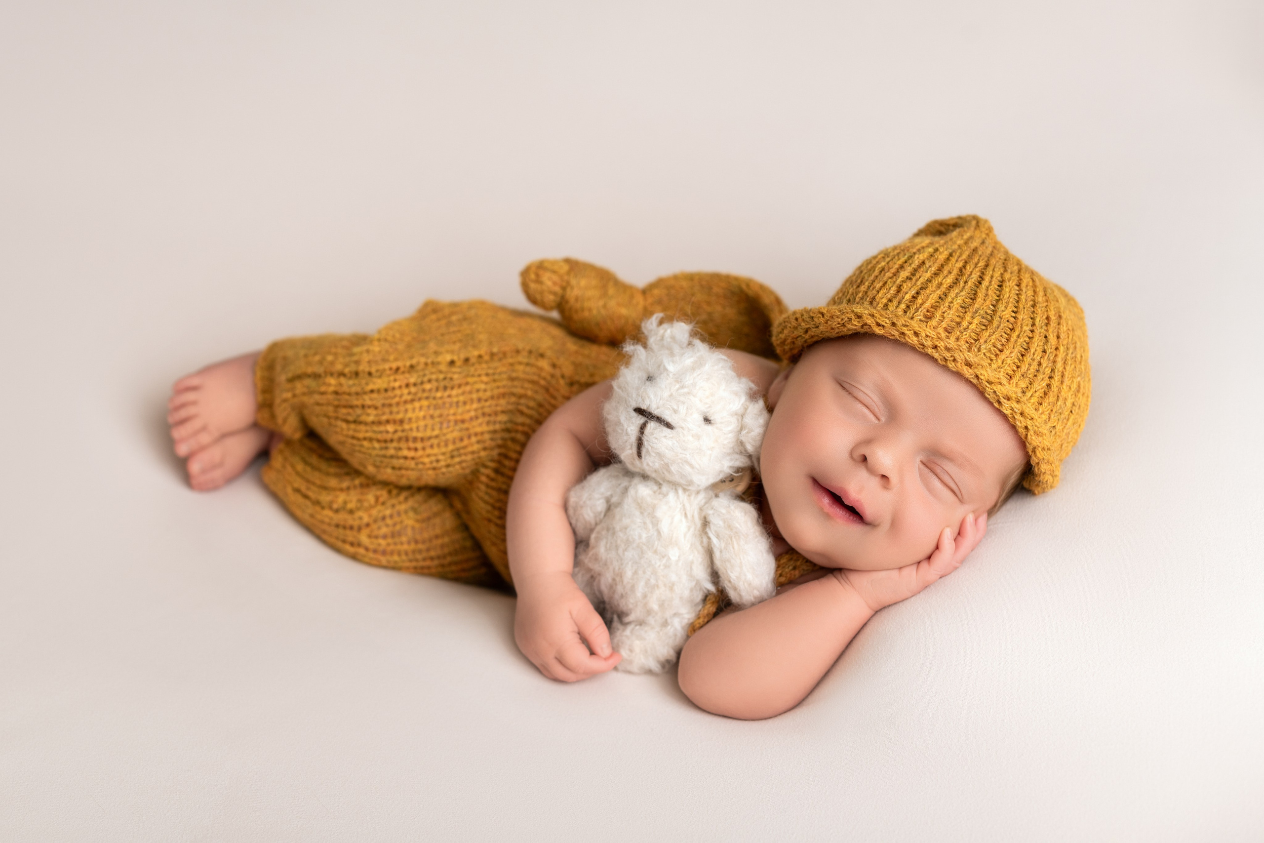 Newborn. Newborn photographer Sacramento