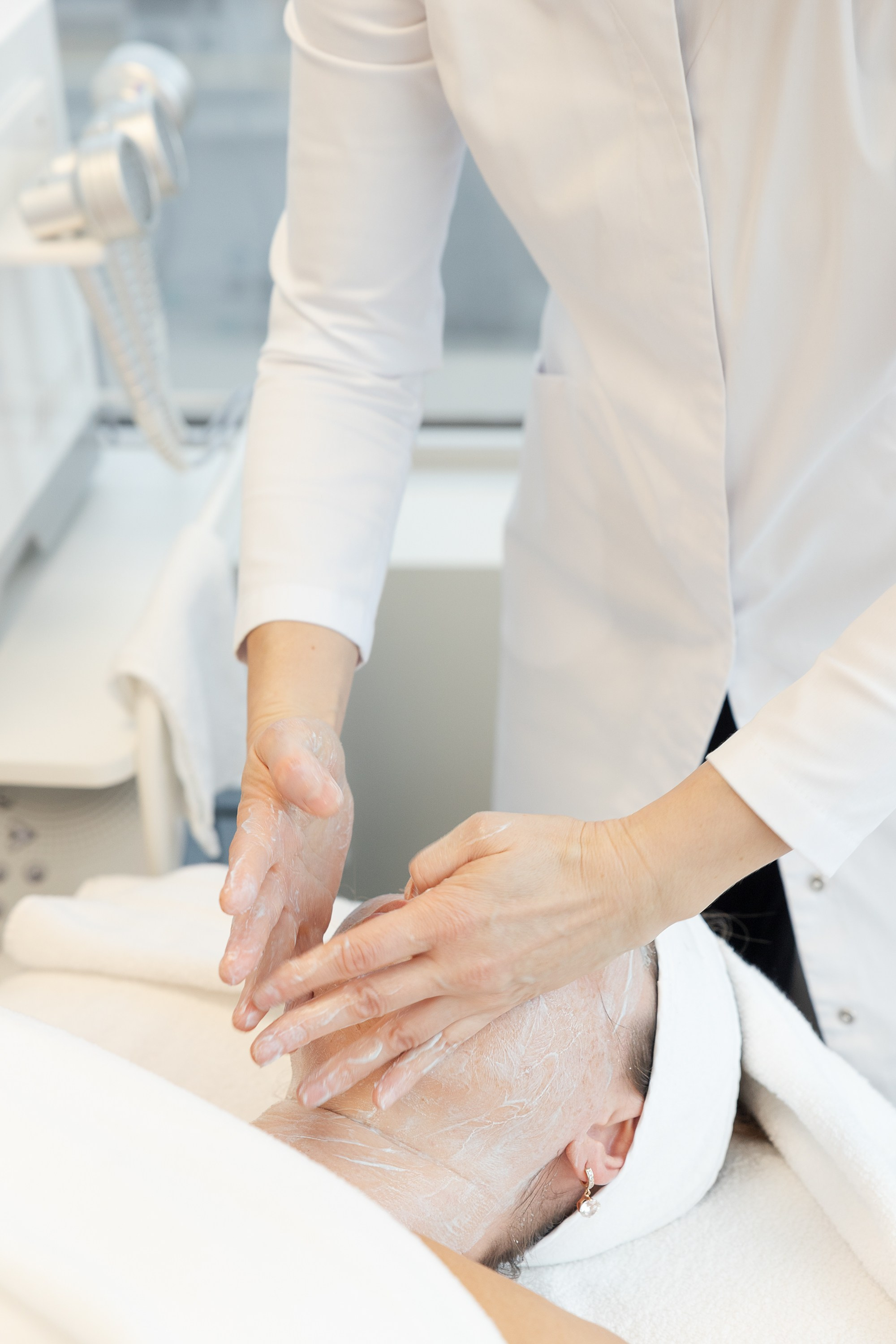 Violeta Sili, Esthéticienne/Beautician