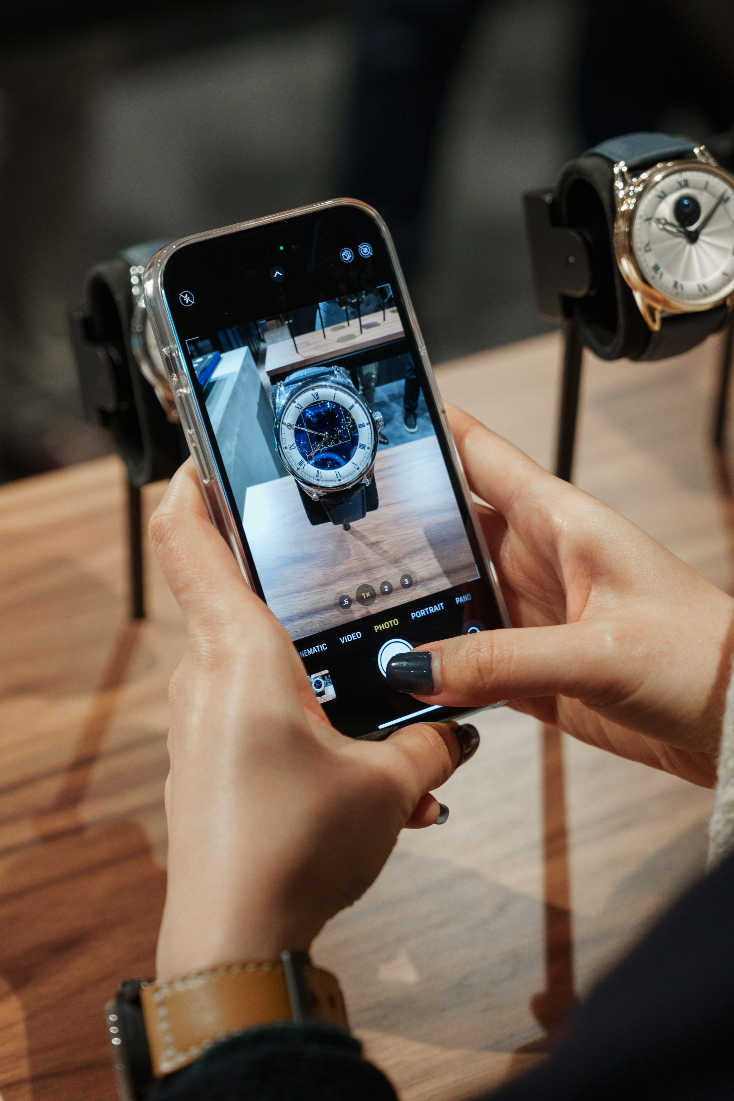 WATCHBOX. ФОТОГРАФ В ГОНКОНГЕ (СВАДЬБЫ, FASHION, СЕМЕЙНЫЕ, МЕРОПРИЯТИЯ, ФОТОПРОГУЛКИ)