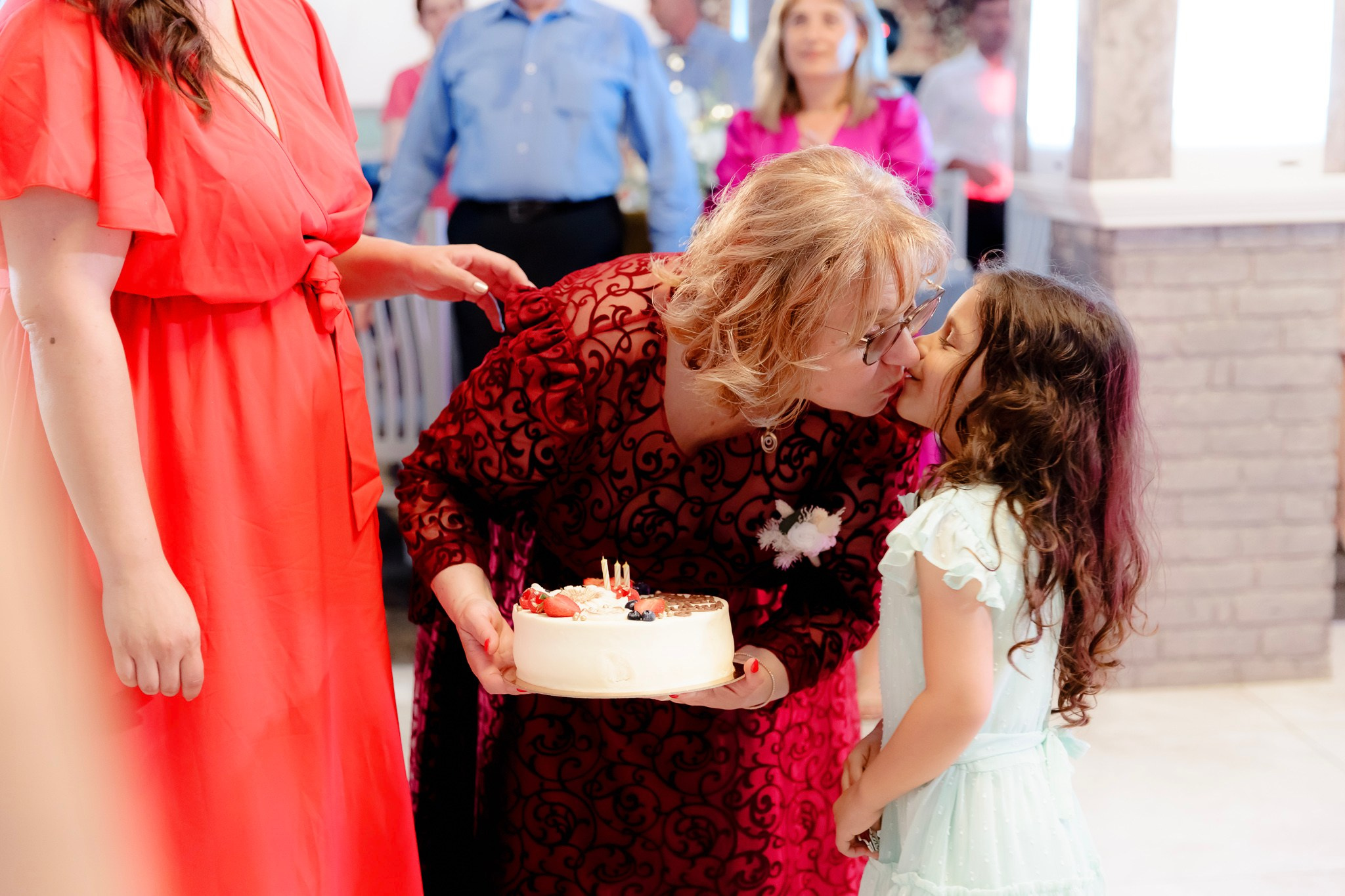 Ioana & Ionuț | Nuntă de poveste la Păstrăvăria Poiana din Mălini județul Suceava. Servicii foto-video profesionale, pentru momente de neuitat