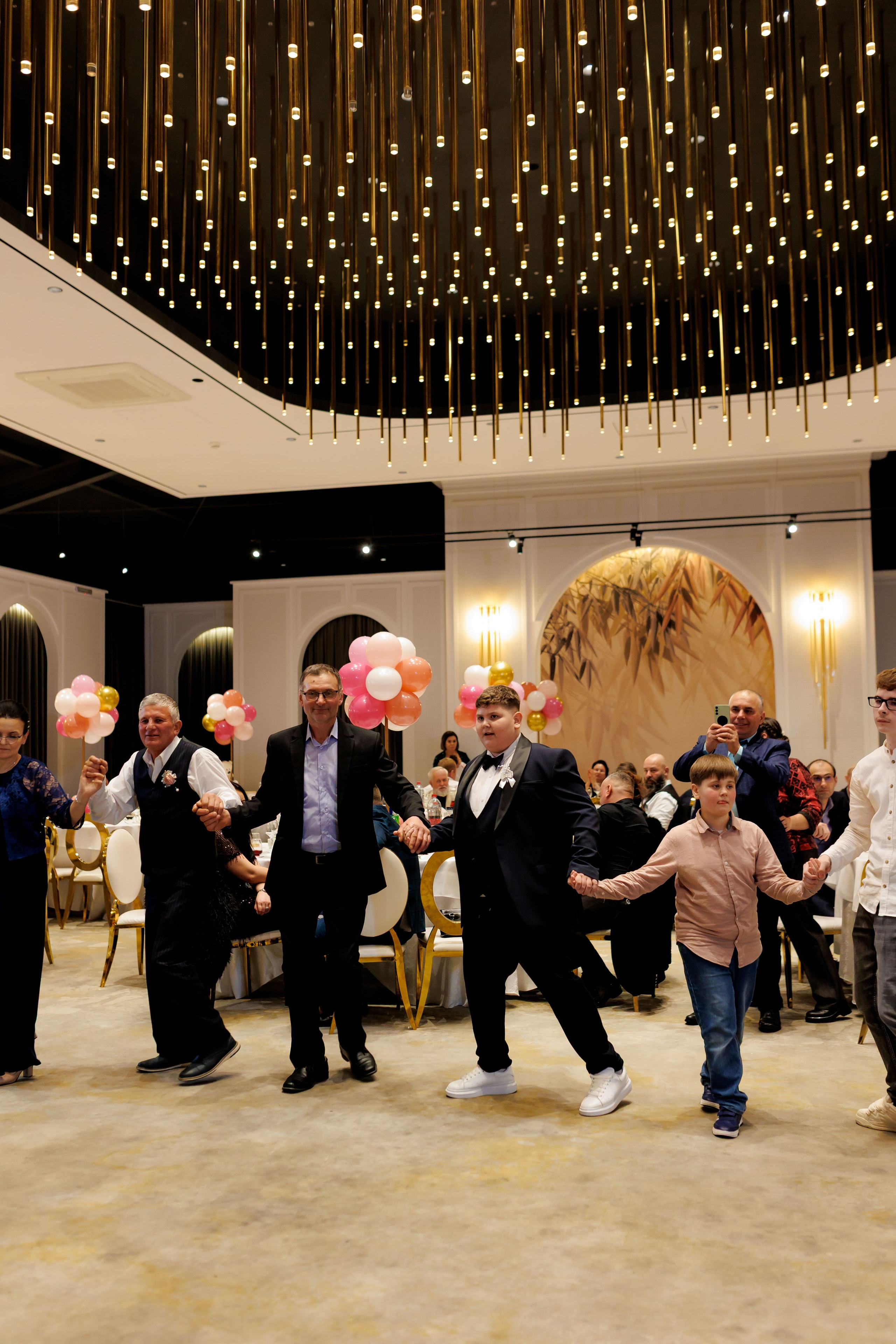 Povestea voastră, regizată de noi |Cristi Turculet Videograf Nuntă Suceava | wedding highlight. Servicii foto-video profesionale, pentru momente de neuitat