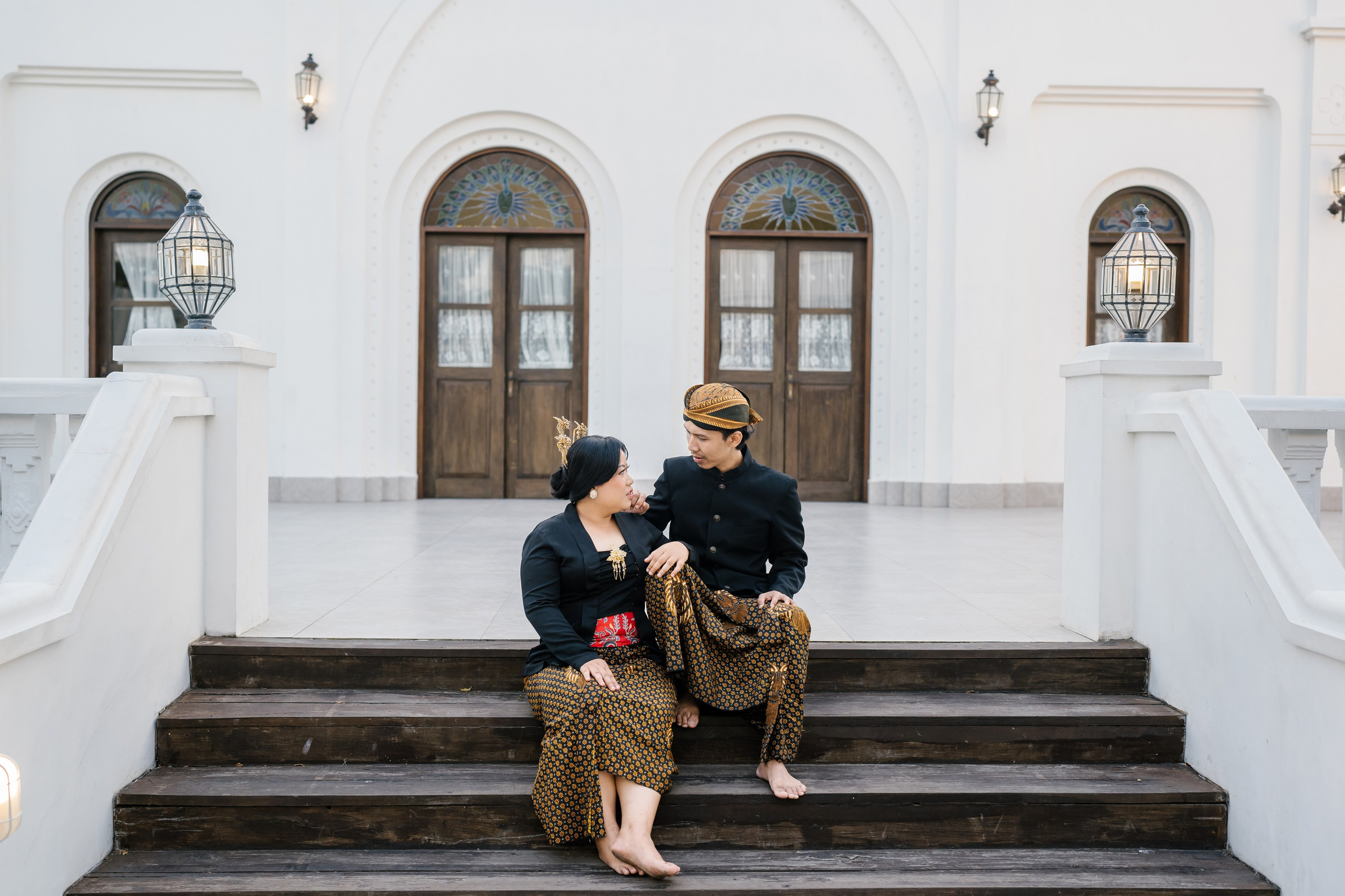 Prewedding Photo Shoot with Javanese style. Female Photographer in Bali