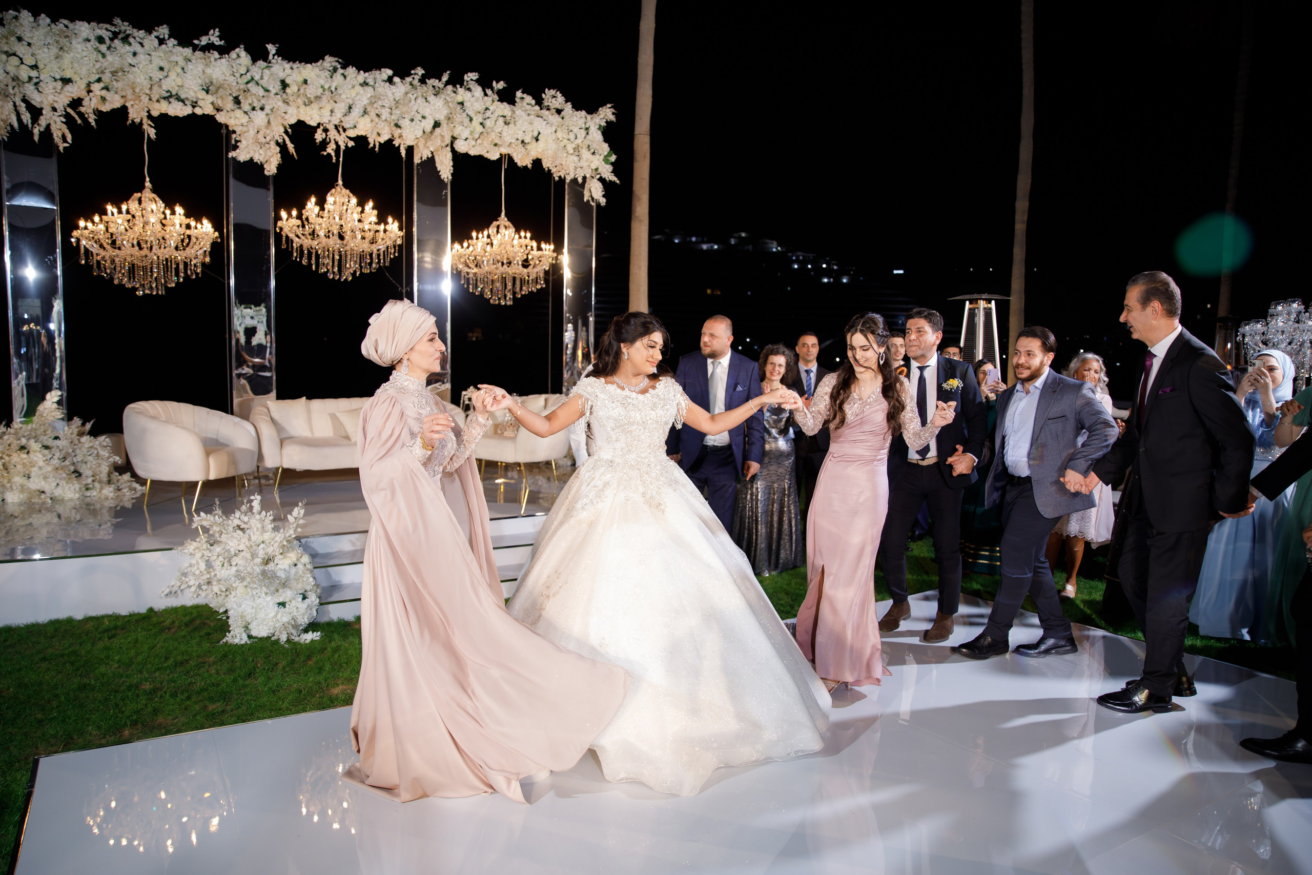 22/12/2023 Burj Al Arab wedding. Photographer Anna Curly | Weddings and Events in Dubai