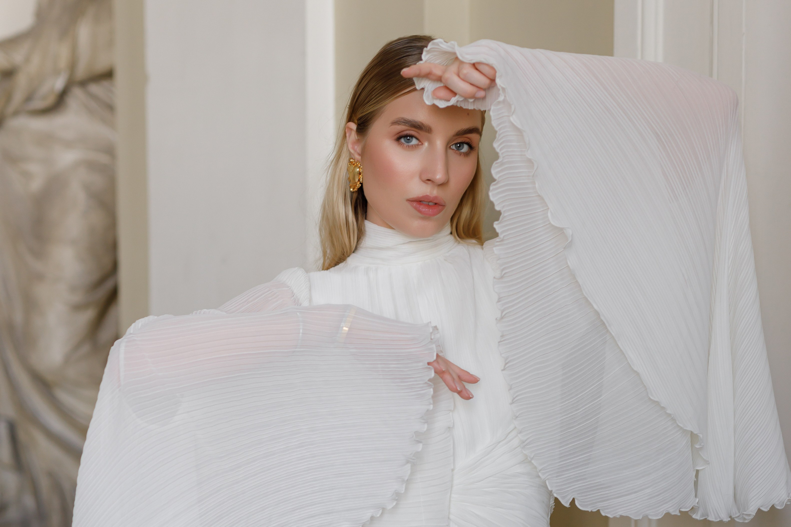 Museum elopement. Photographer Anna Curly | Weddings and Events in Dubai