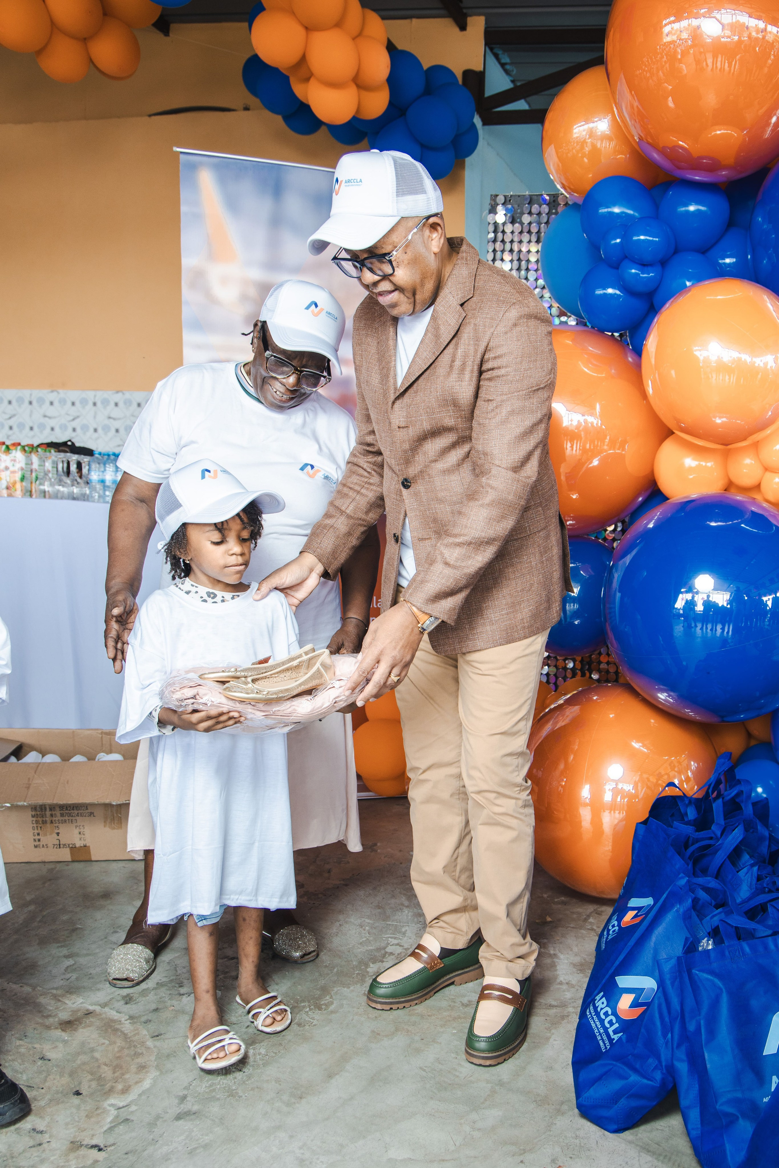 ARCLLA 5 ANOS — ENTREGA DE DONATIVOS