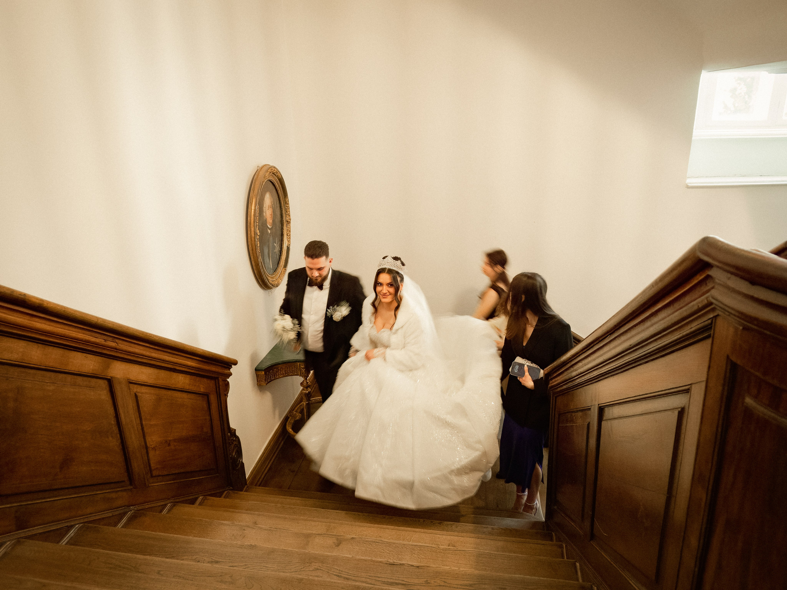 Winterhochzeit im Schloss Ahrensburg | Märchenhafte Romantik in Schleswig-Holstein. Hochzeitsfotograf und Hochzeitsvideograf aus Hamburg | Roka21Film