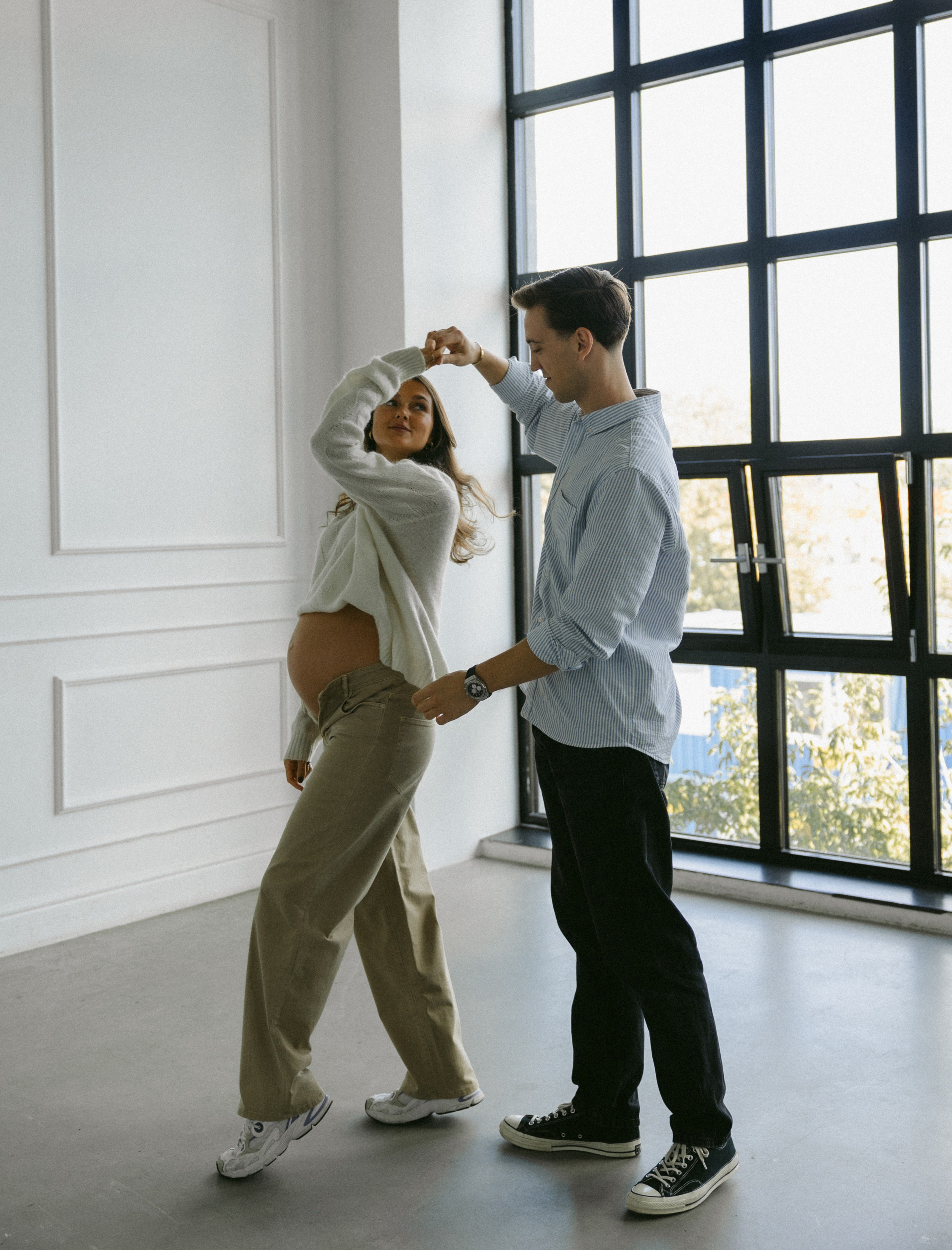 Ieva ir Žilvinas | Moderni laukimo fotosesija studijoje. Vestuvių ir šeimų fotografė Lena Bondarenko / belove photo