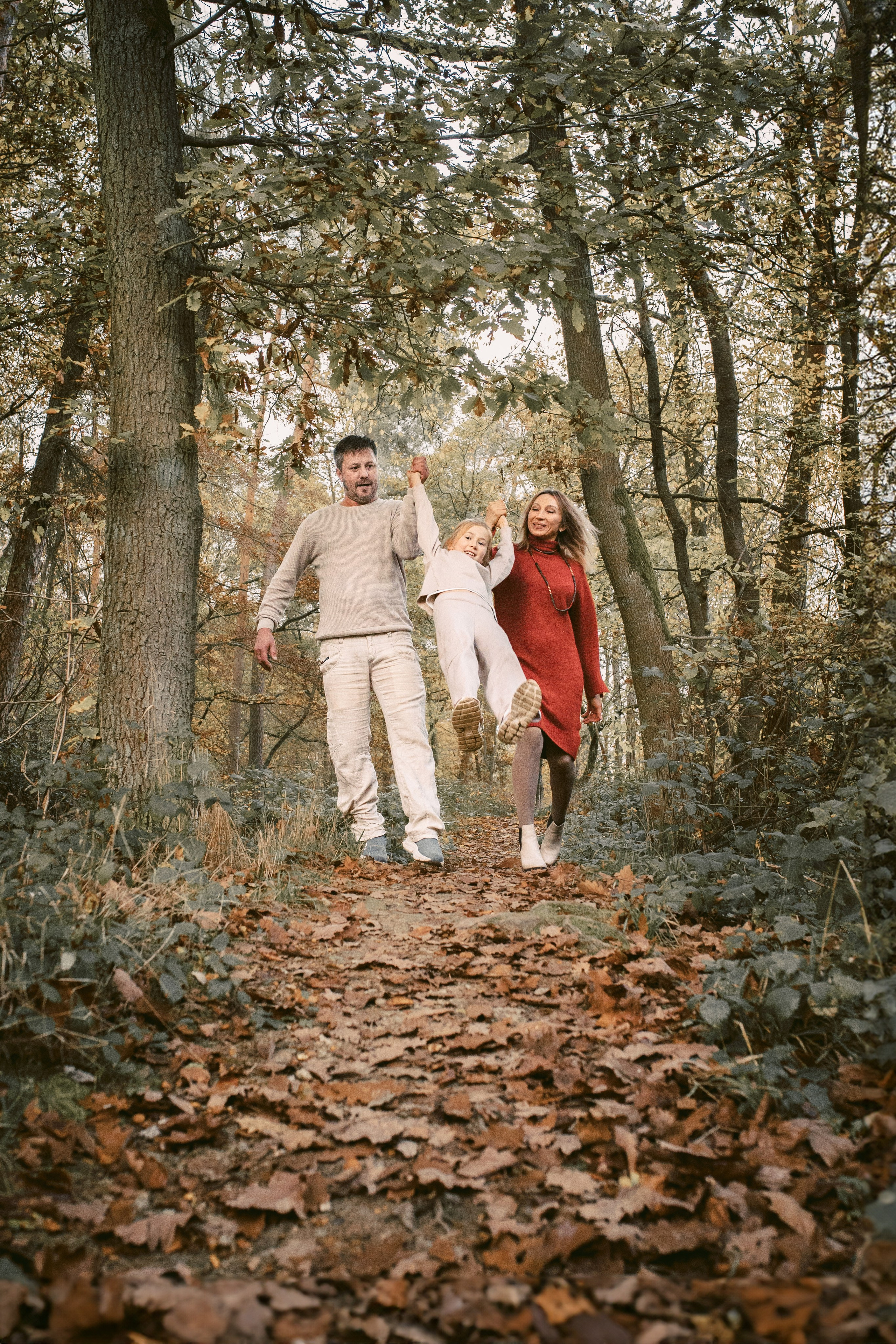 Julia + Viktor + Lea. GoldenHourStory