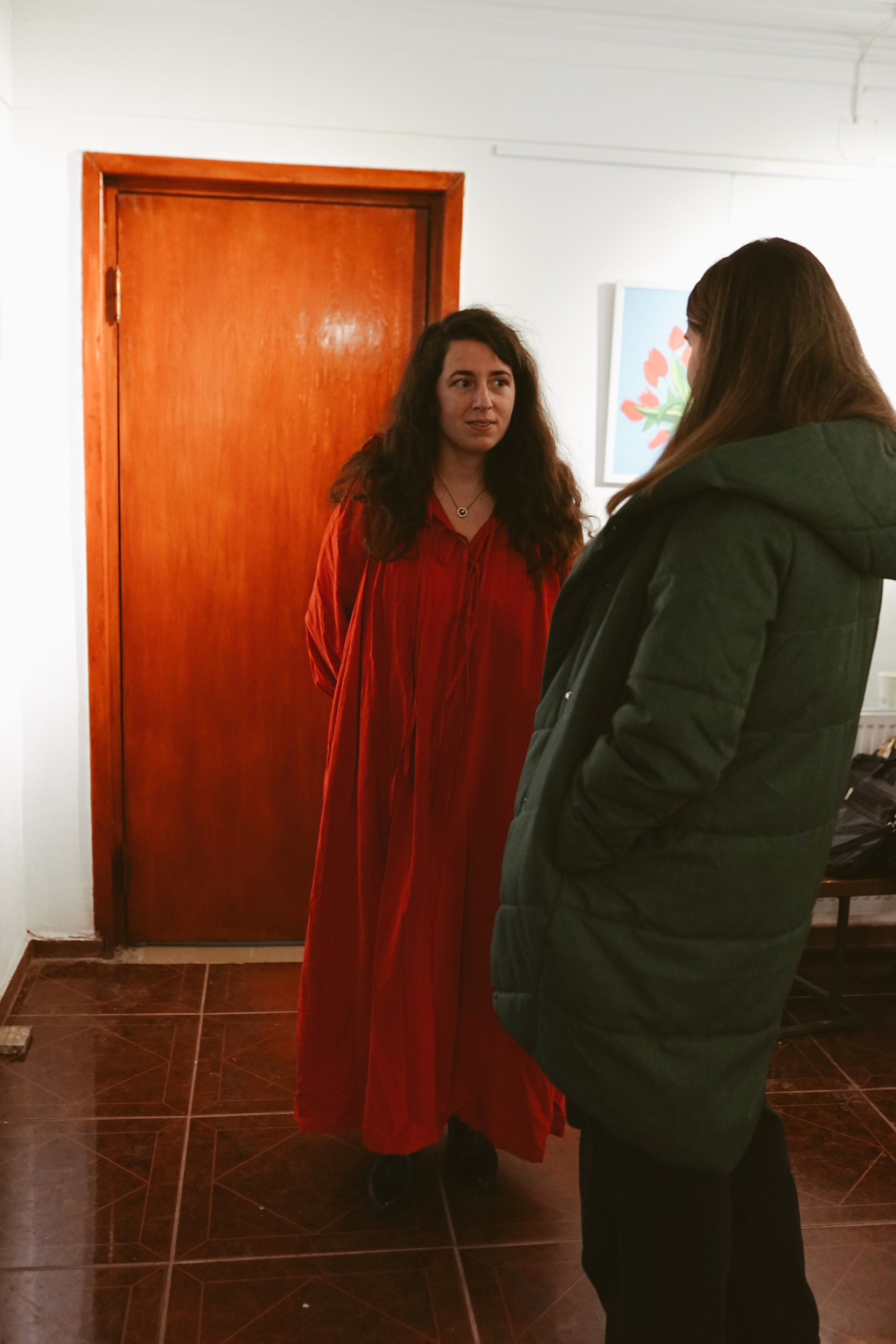 Expoziție Foto Maternitate Brașov | Mădălina Beda. Madalina Beda- Artist vizual, fotograf, doula la nastere, consultant babywearing Brasov si in toata tara