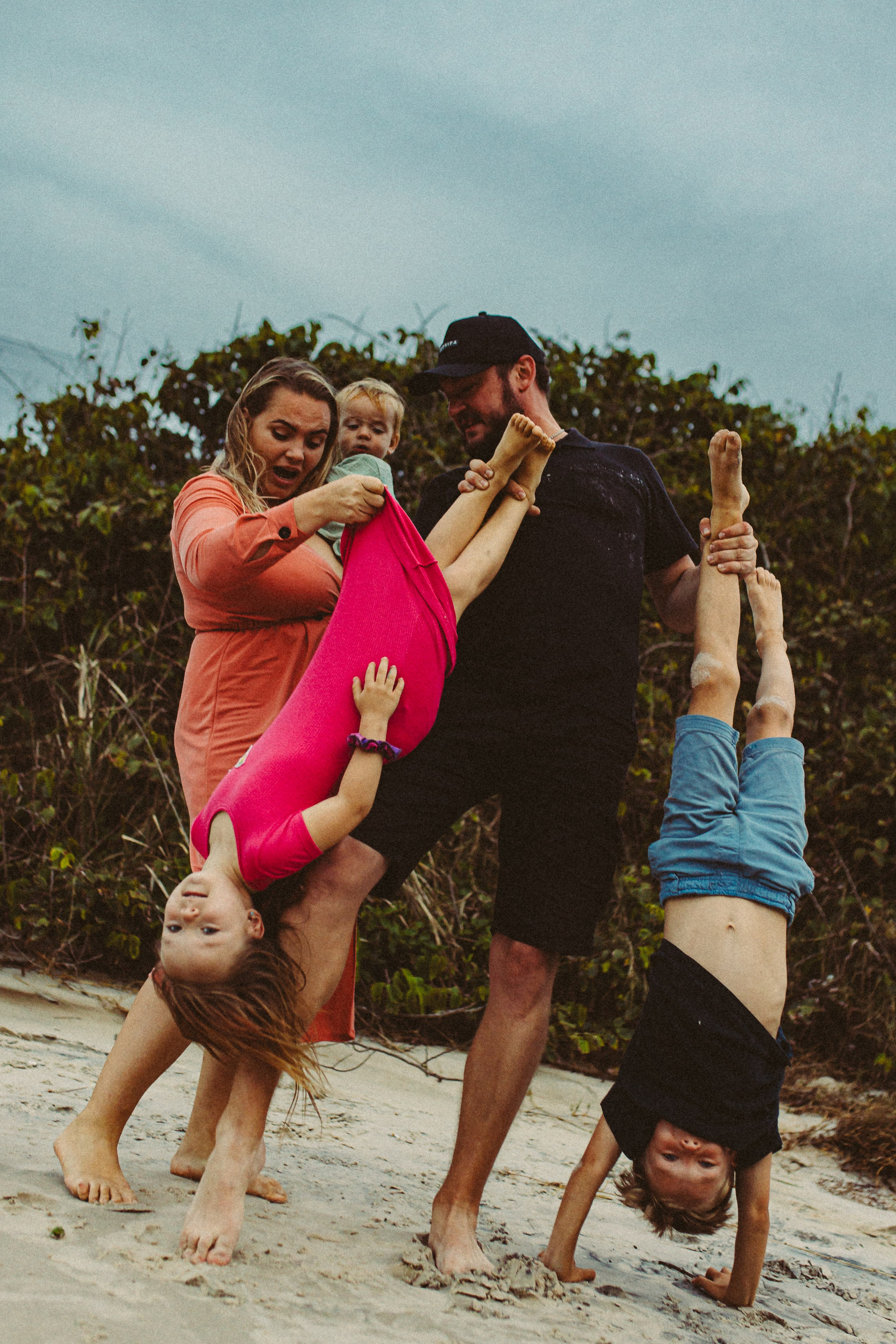 Ivan + Julia = DimaLidaSasha. Fotografa de família e crianças em Florianópolis SC Daria Ermolaev