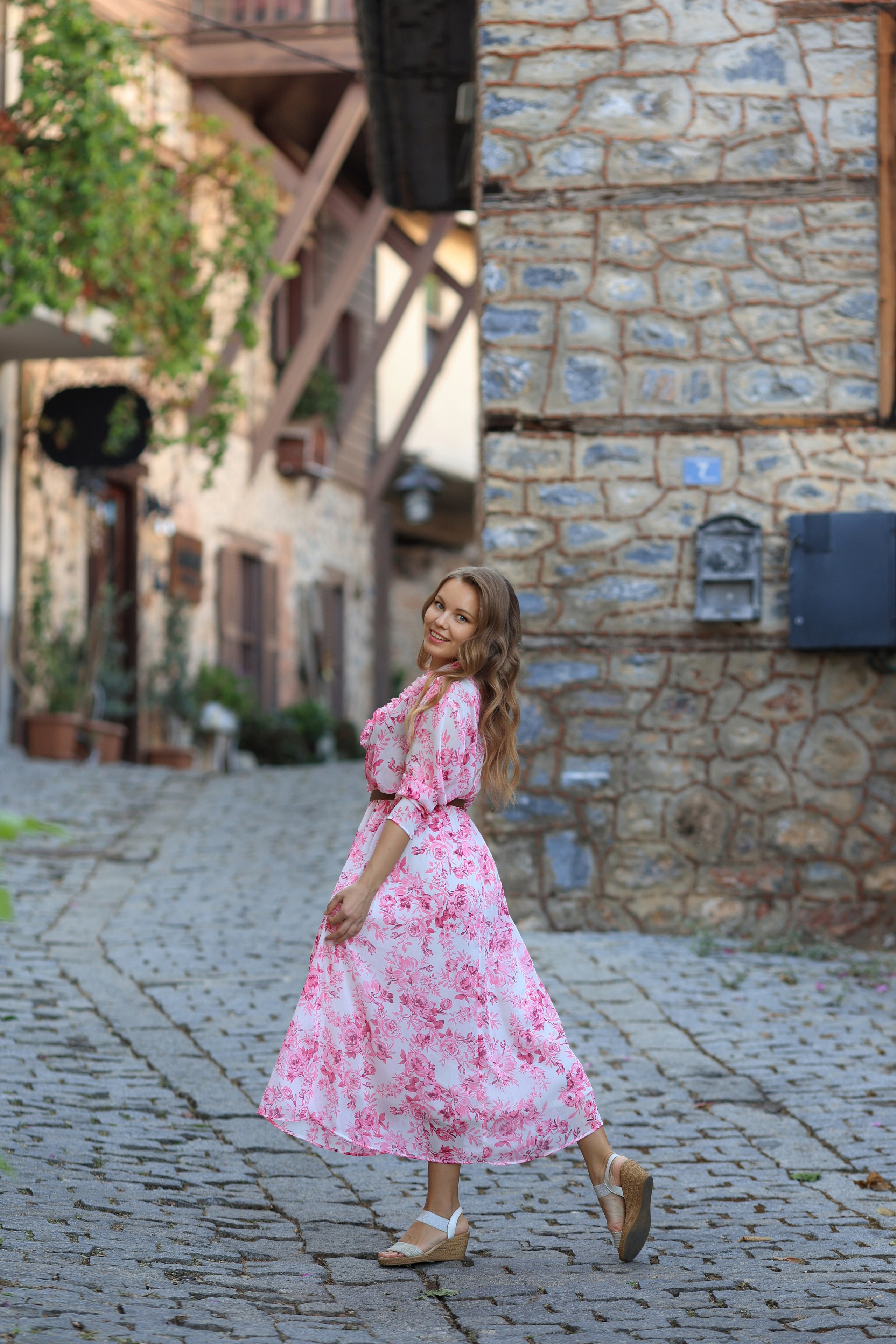 Family Walk in Alanya Old City | Colourful Streets Photoshoot. Professional Photographer in Alanya, Side, Belek, Antalya. Turkiye