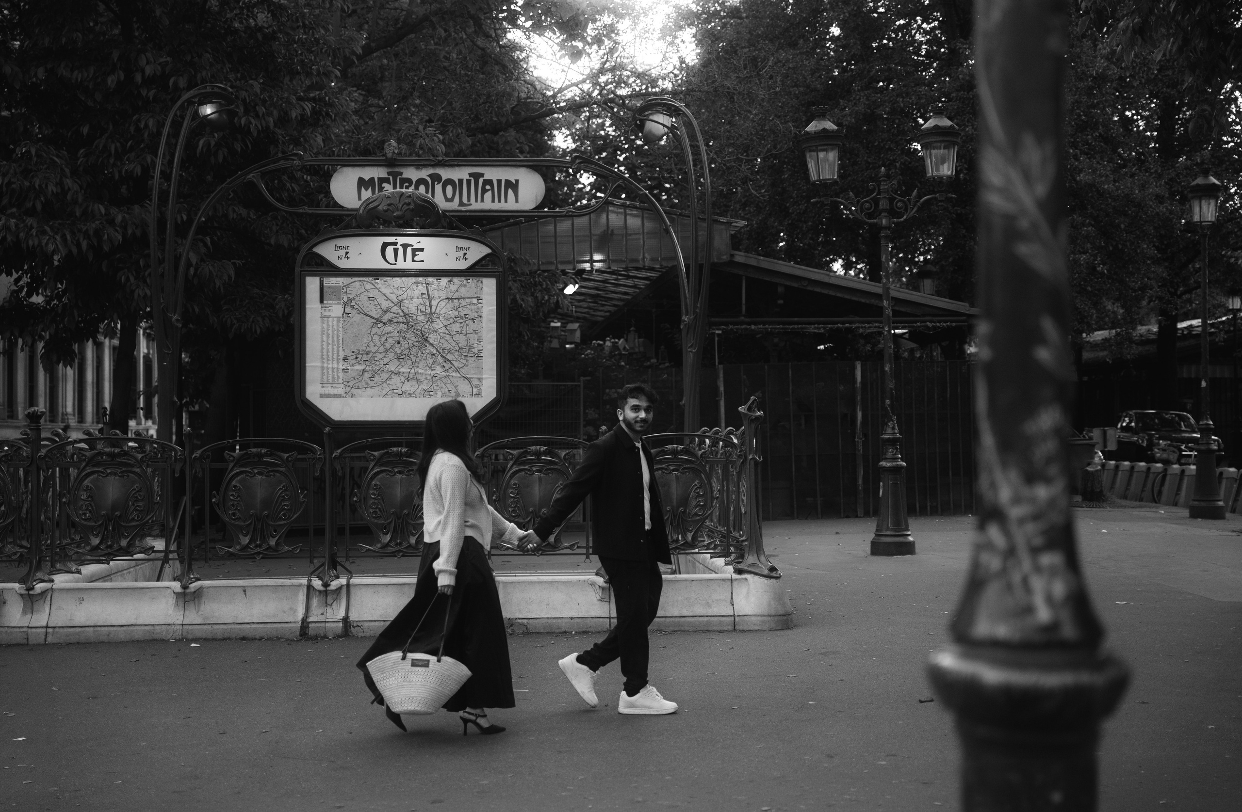 Spring Couple Photoshoot in Paris