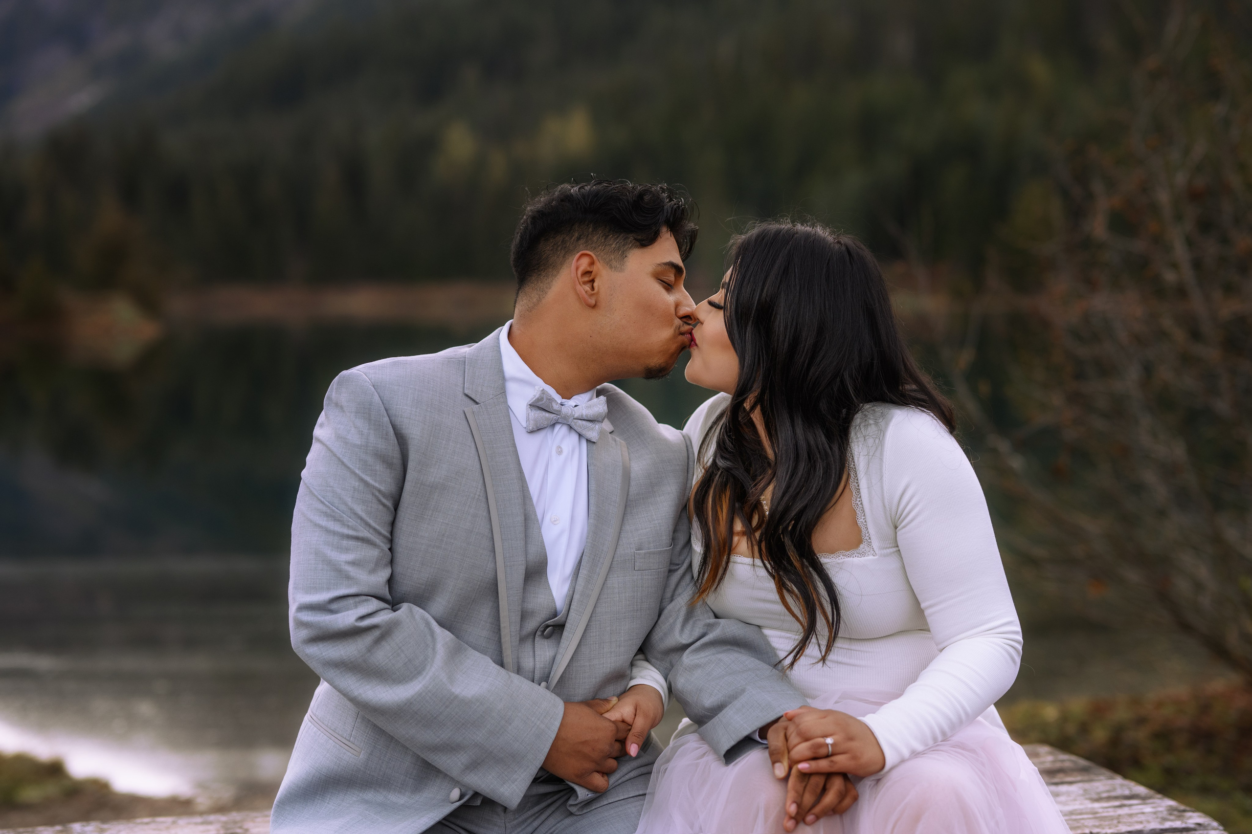 Elopements. Wedding & family photography in Seattle area. Helen Michelle photographer