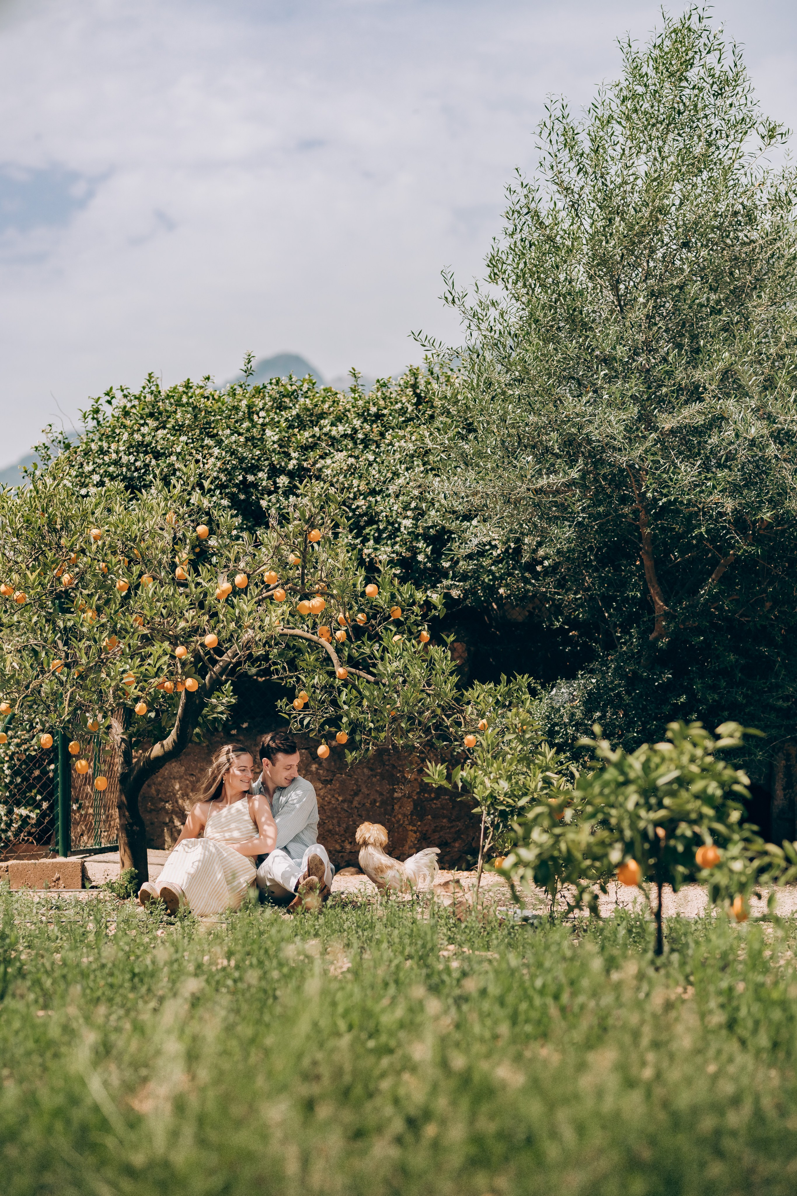 Relaxed Couple Session in Mallorca — Citrus Fields & Seaside. Фотограф у Пальма де Майорка