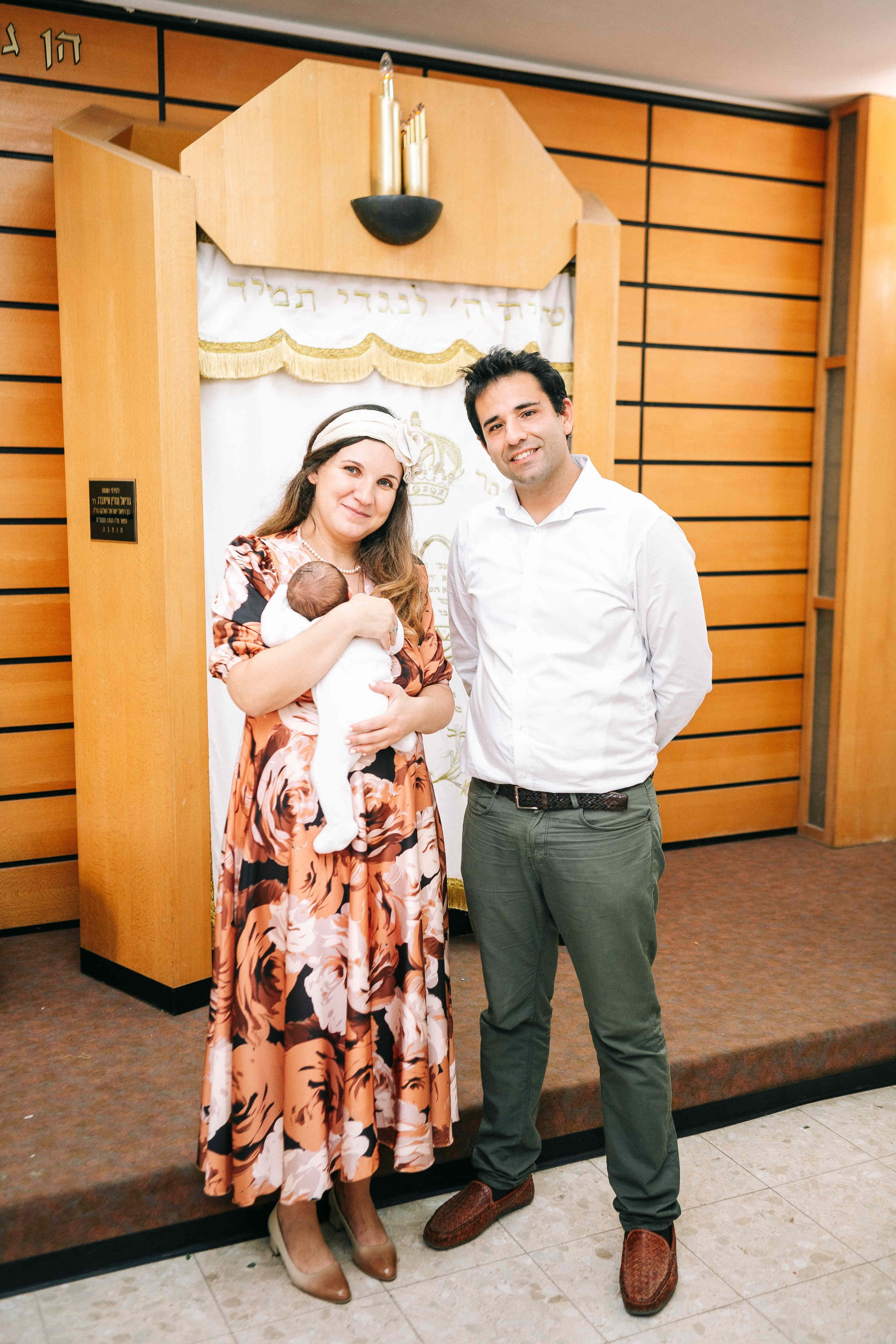 BRITH MILA IN THE SMALL SYNAGOGUE. PHOTOGRAPHER IN ISRAEL