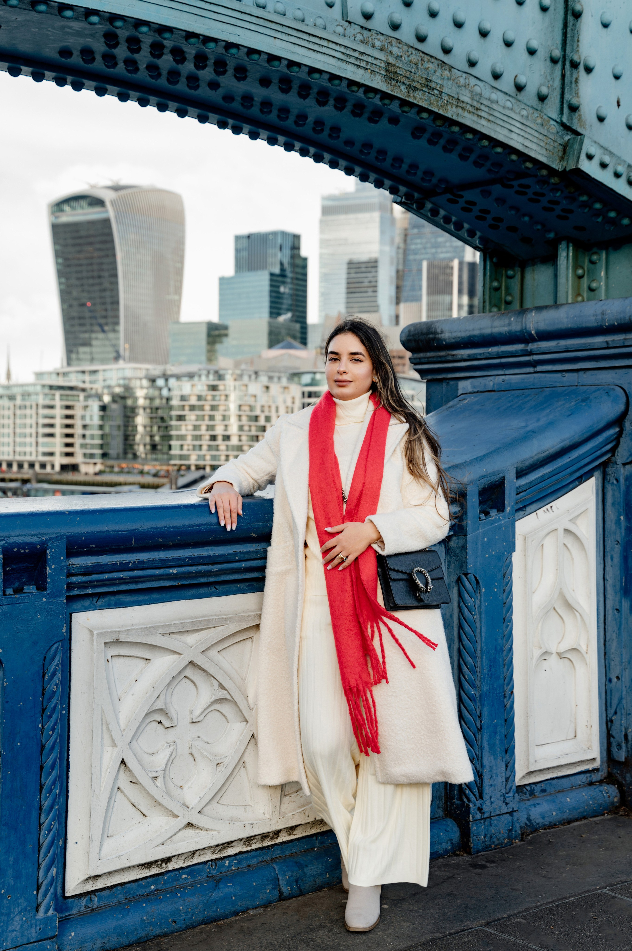 Tower Bridge Mahmood&Yalo. FAMILY AND WEDDING PHOTOGRAPHER IN LONDON MARINA RIVA