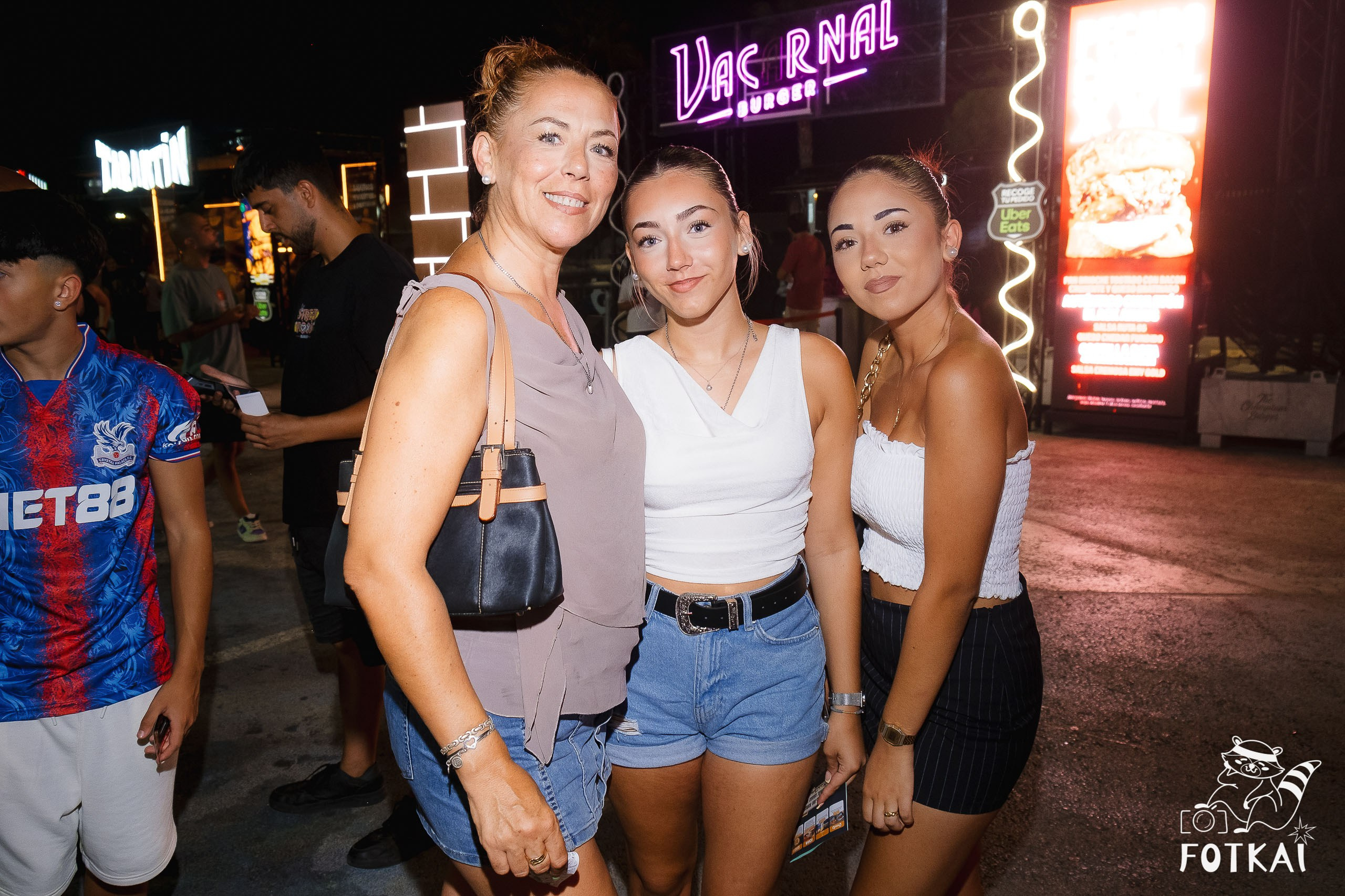 The Champions Burger en Torrevieja: Reportaje fotográfico 22.08.25 | FOTKAI