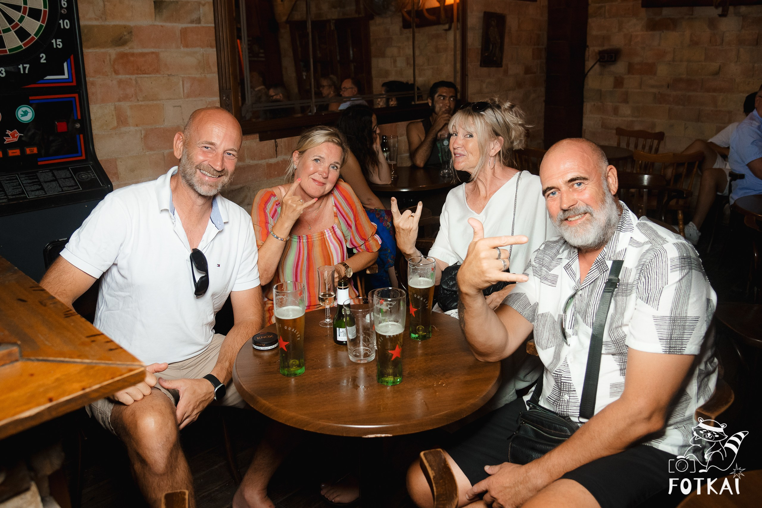 Reportaje fotográfico de FOTKAI | Get Back en El Paso Bar | Torrevieja, España, 12 de julio de 2025