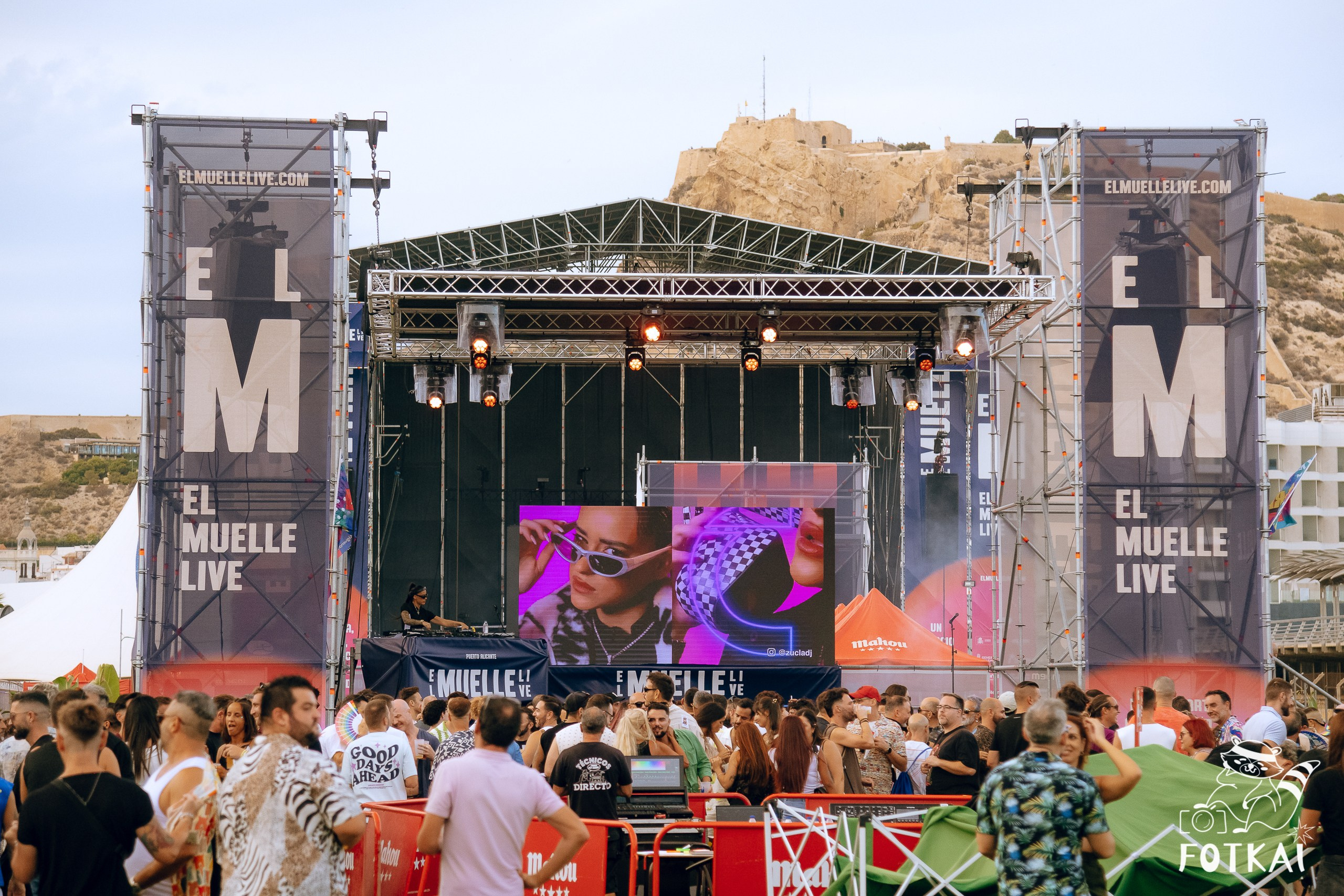 Cariña: La Fiesta 2025 Alicante — fotos del festival LGTBI y drag shows | FOTKAI