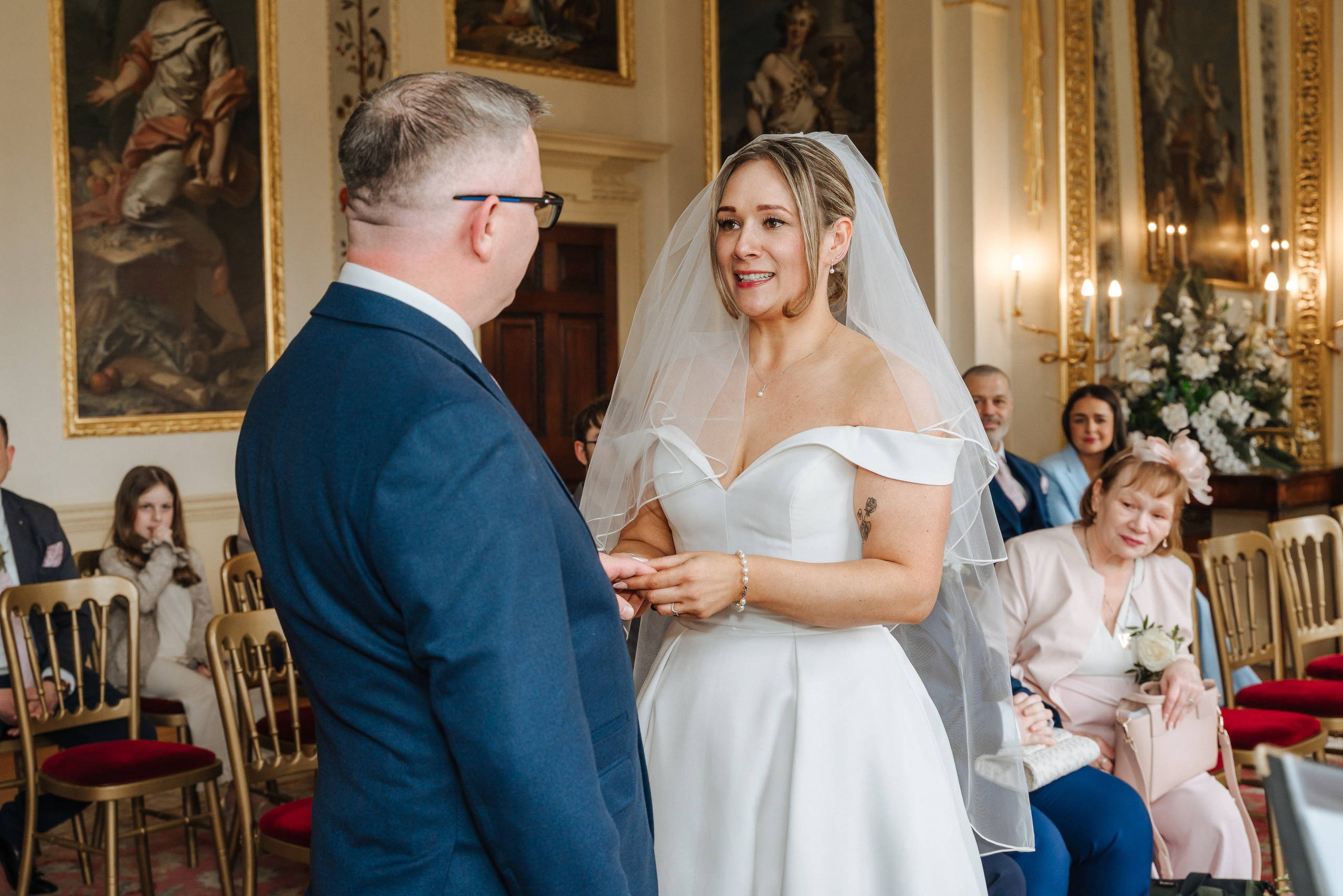 Luke and Nicola’s wedding at Danson House. Photographer in England Ekaterina Romanova