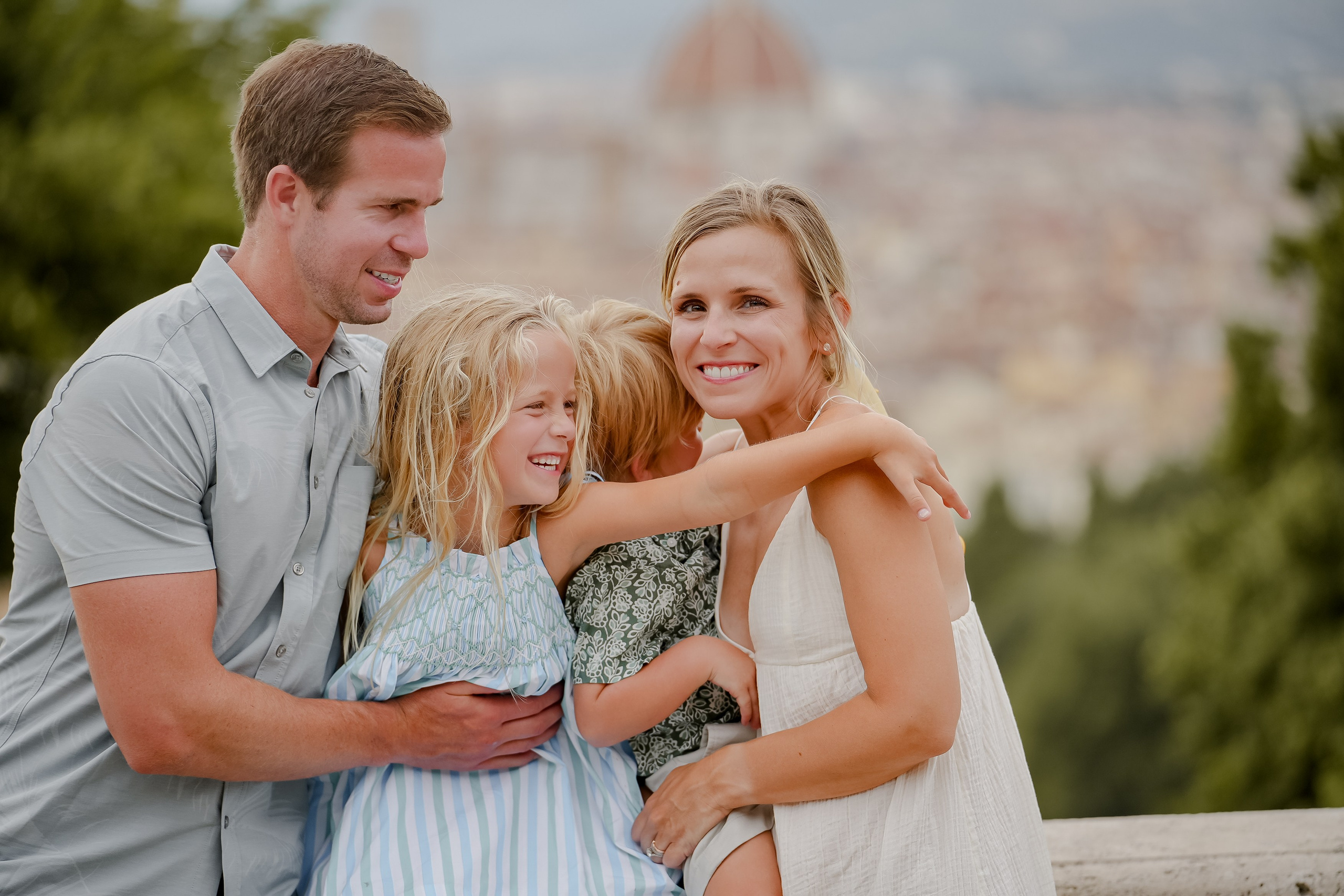 Nicole & Family. Wedding Photographer in Italy