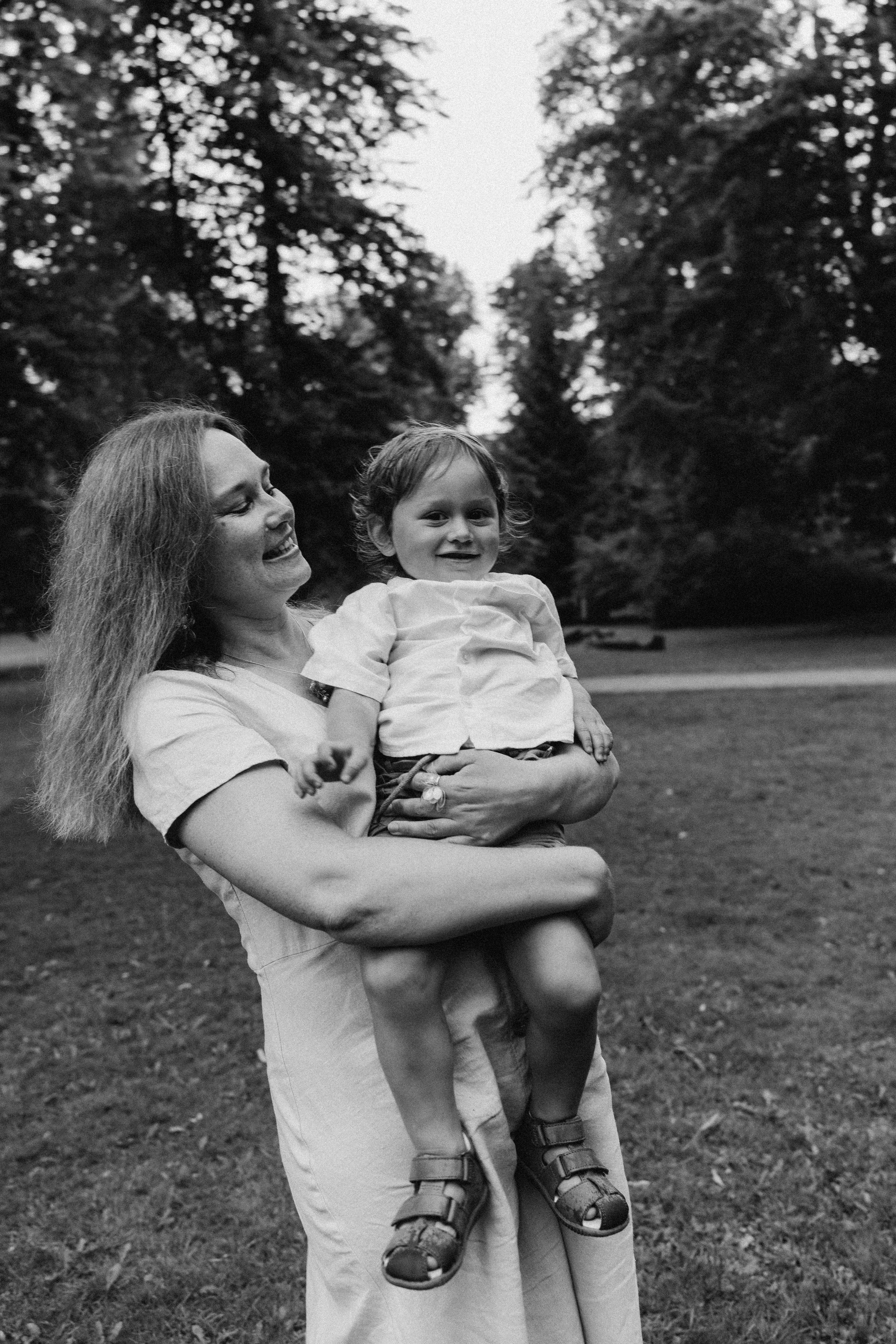 Kaivopuisto. Wedding and potrait photographer in Helsinki Vickan O