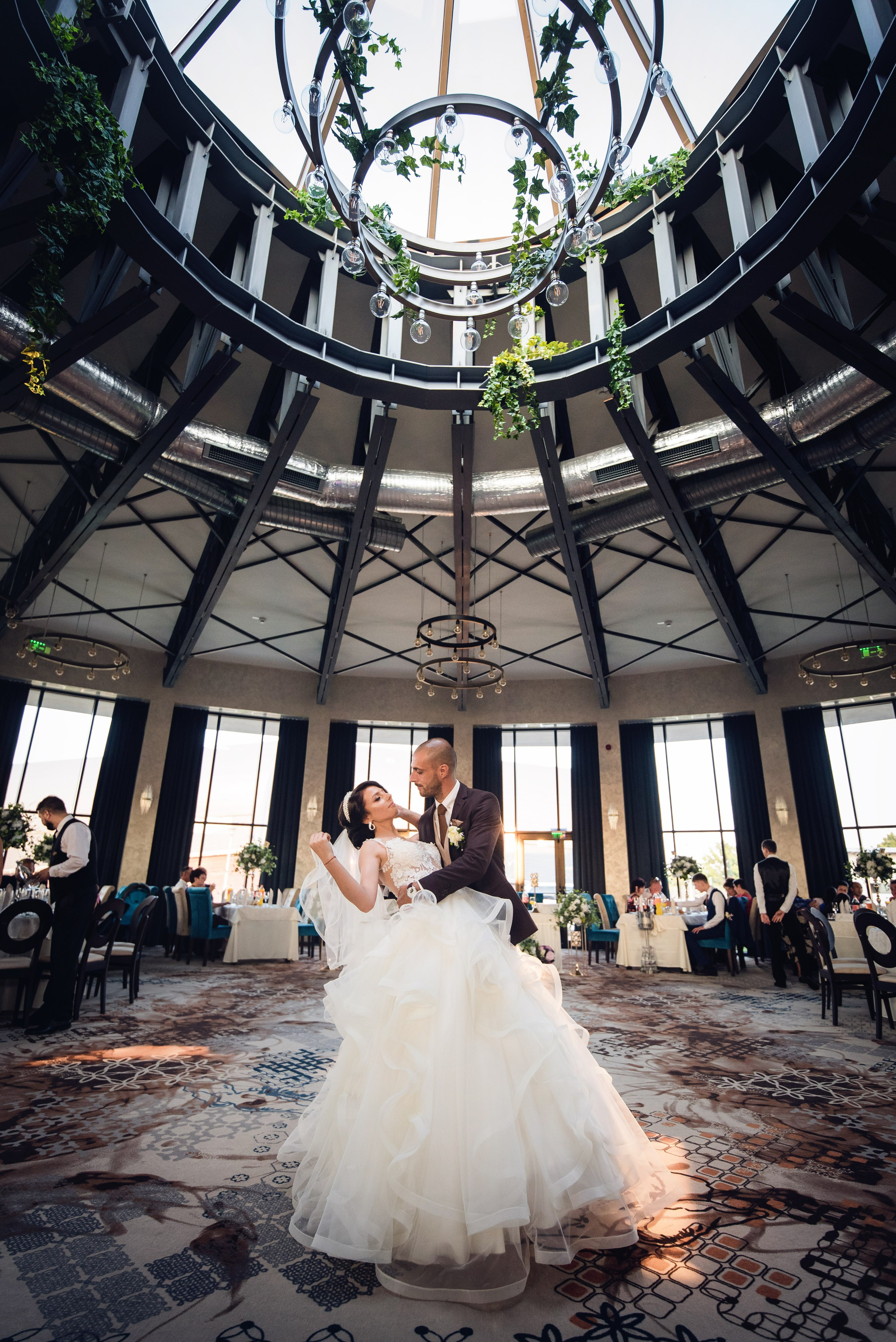 Paula & Ginel. Acasă