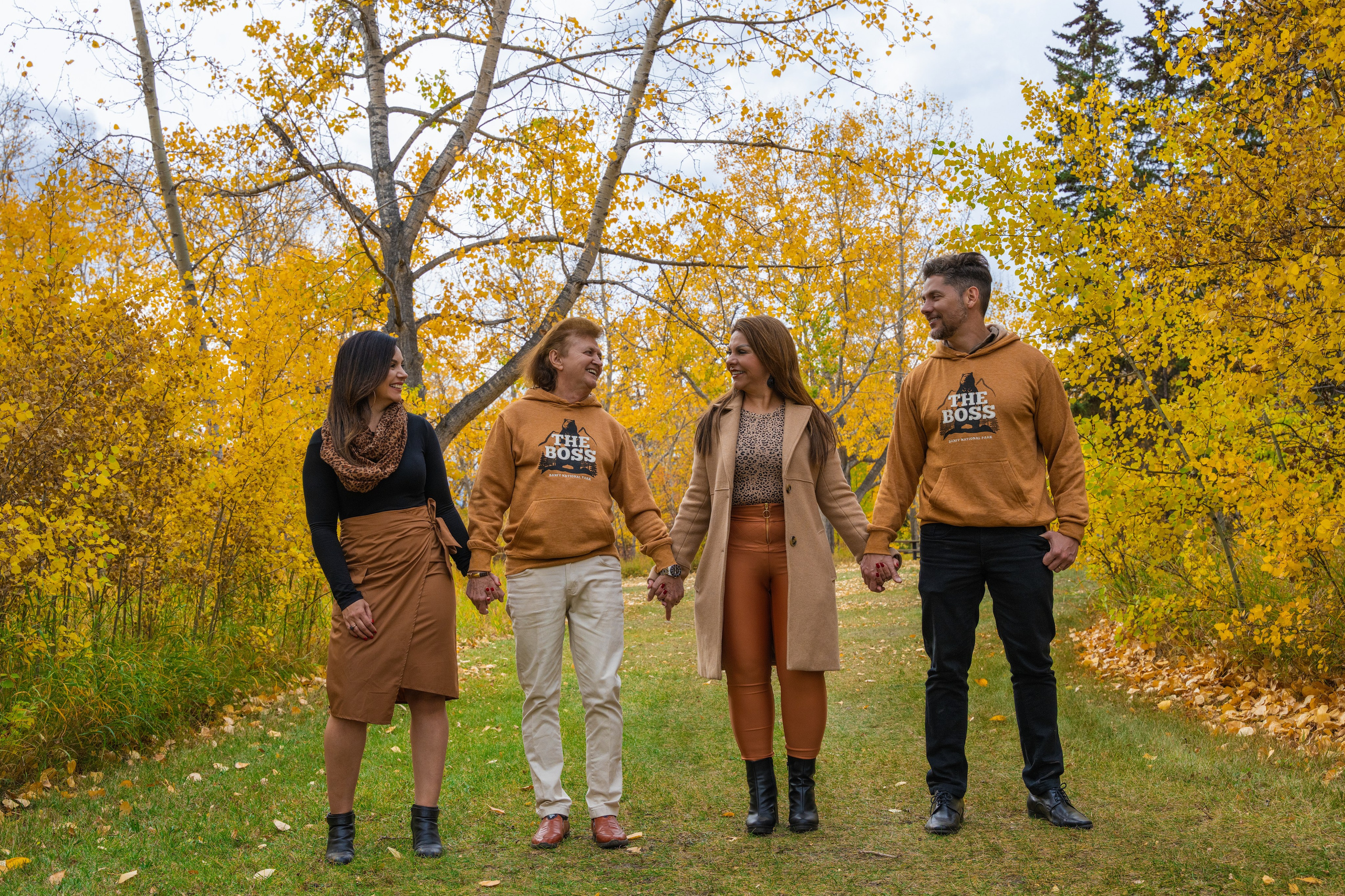 Ariana’s Family. Carlos Lima Photography — Photographer in Calgary