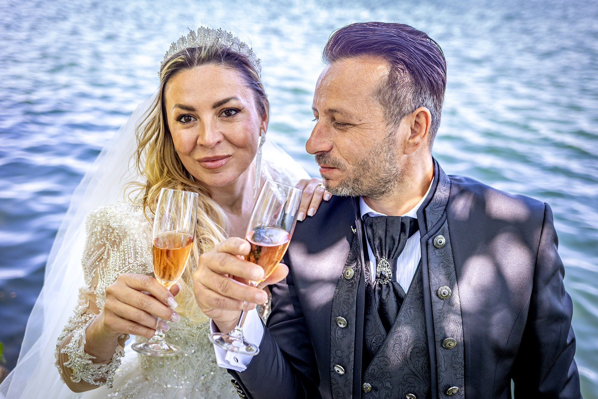 „Trash the Dress – ședință foto după nuntă”. Fotograf nuntă, portrete și evenimente București | Eduard Foto
