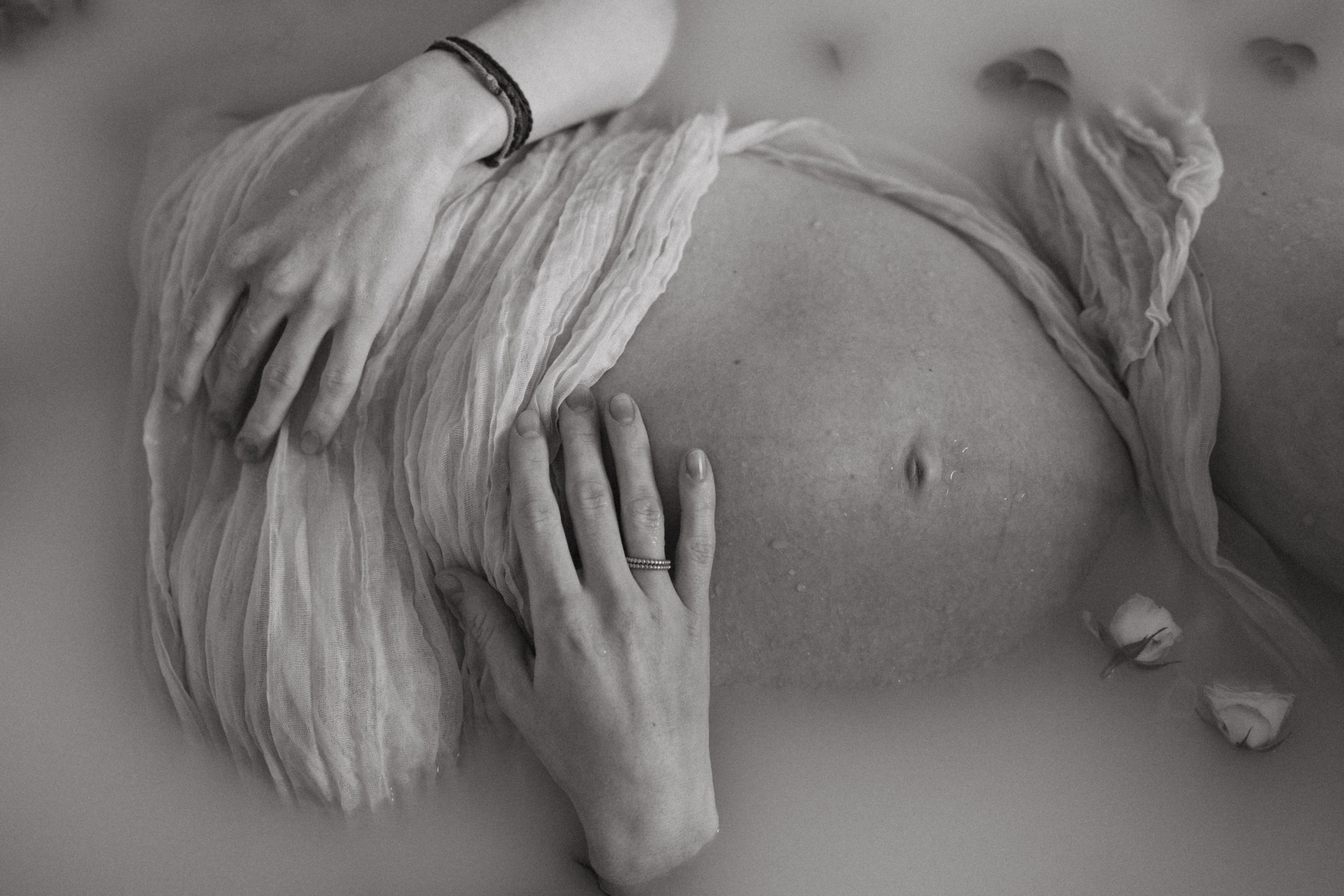 Maternity. Family photographer in Saudi Arabia