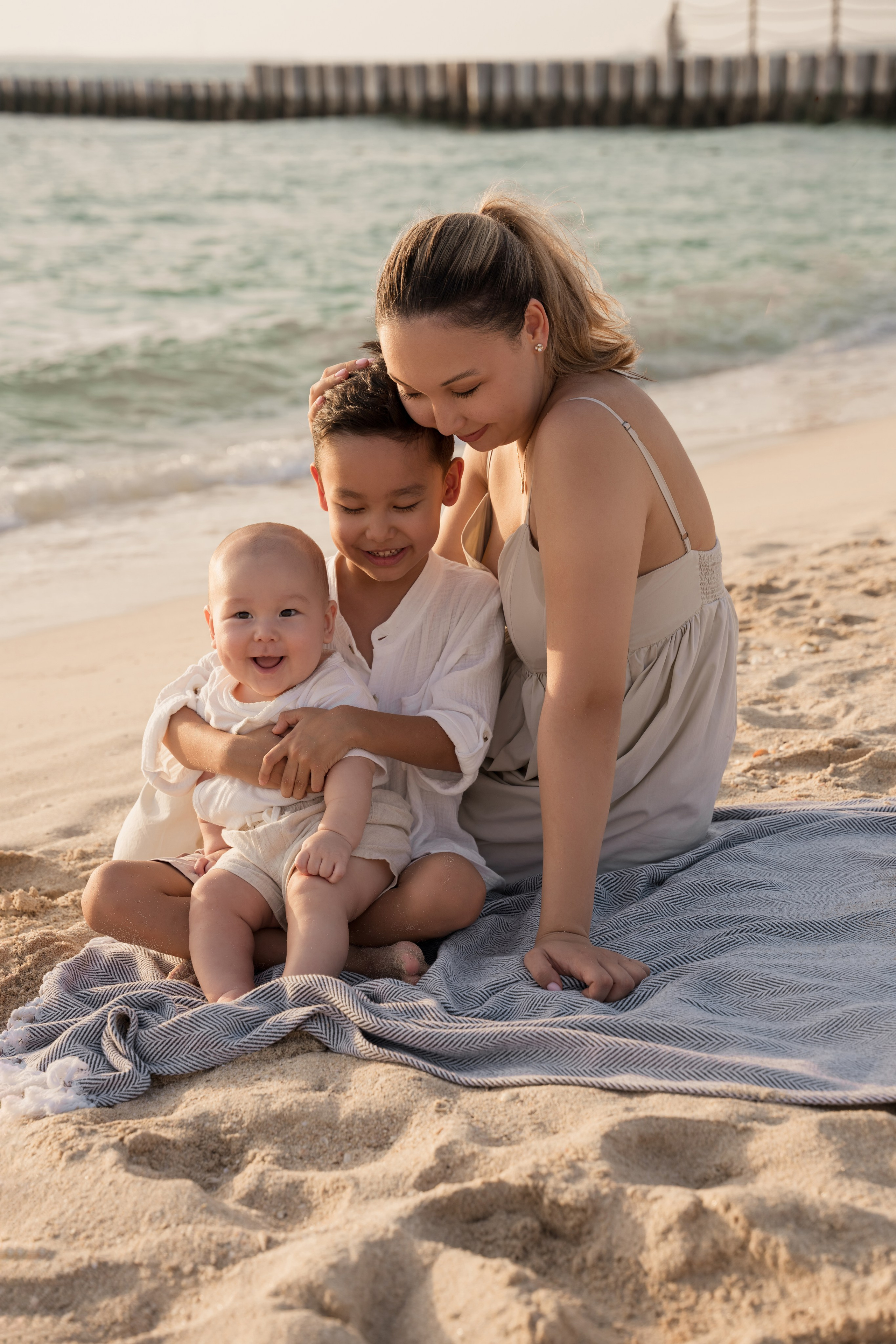 Waves and sun. Angela Iakovleva — Family Photographer in Dubai