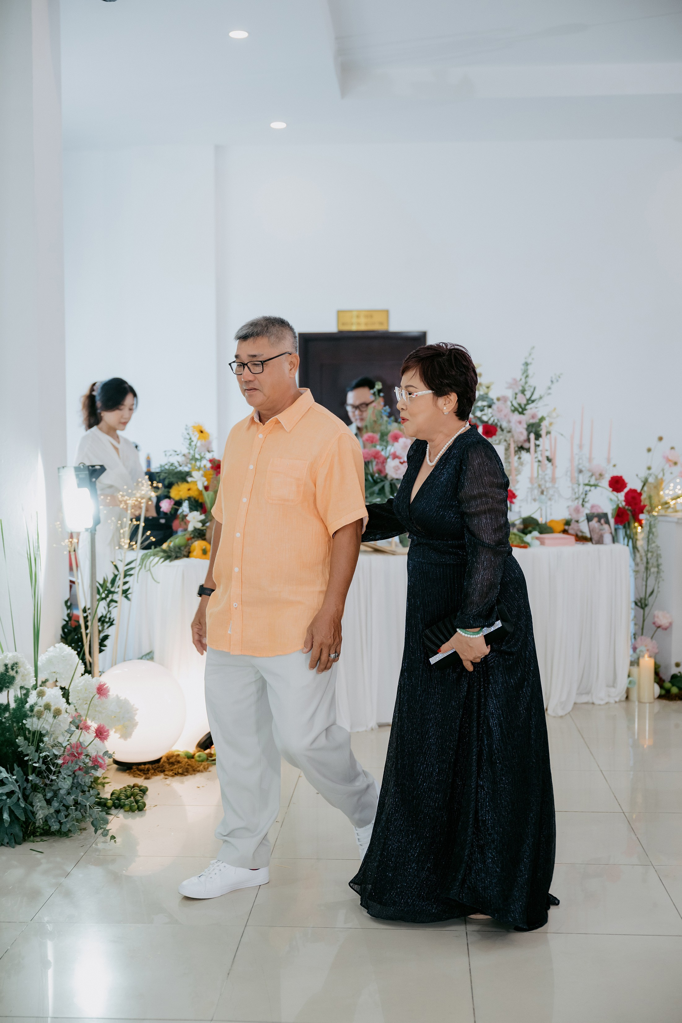 TOAN & VY / Wedding Journalism. Saigon Wedding Present | Art Beyond Moments
