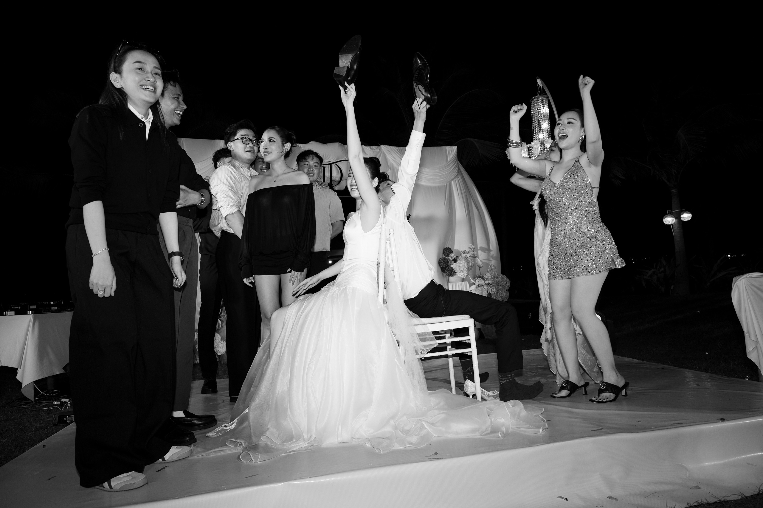 DIEU & THINH/Destination Wedding. Nhiếp ảnh gia đám cưới hàng đầu tại Thành Phố Hồ Chí Minh
