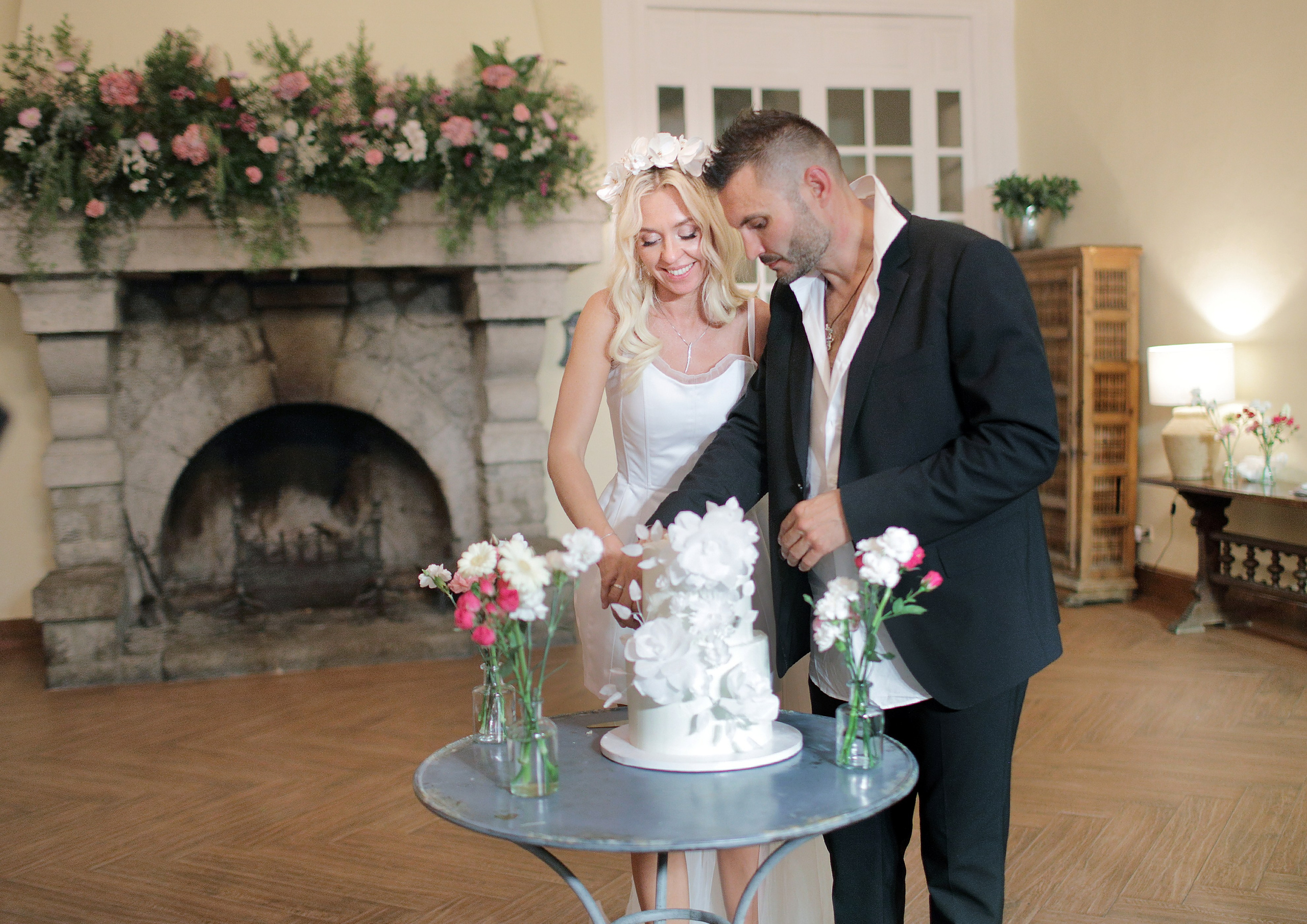 Madrid. Finca El Gasco. Luxury wedding, portrait, family photographer over Europe