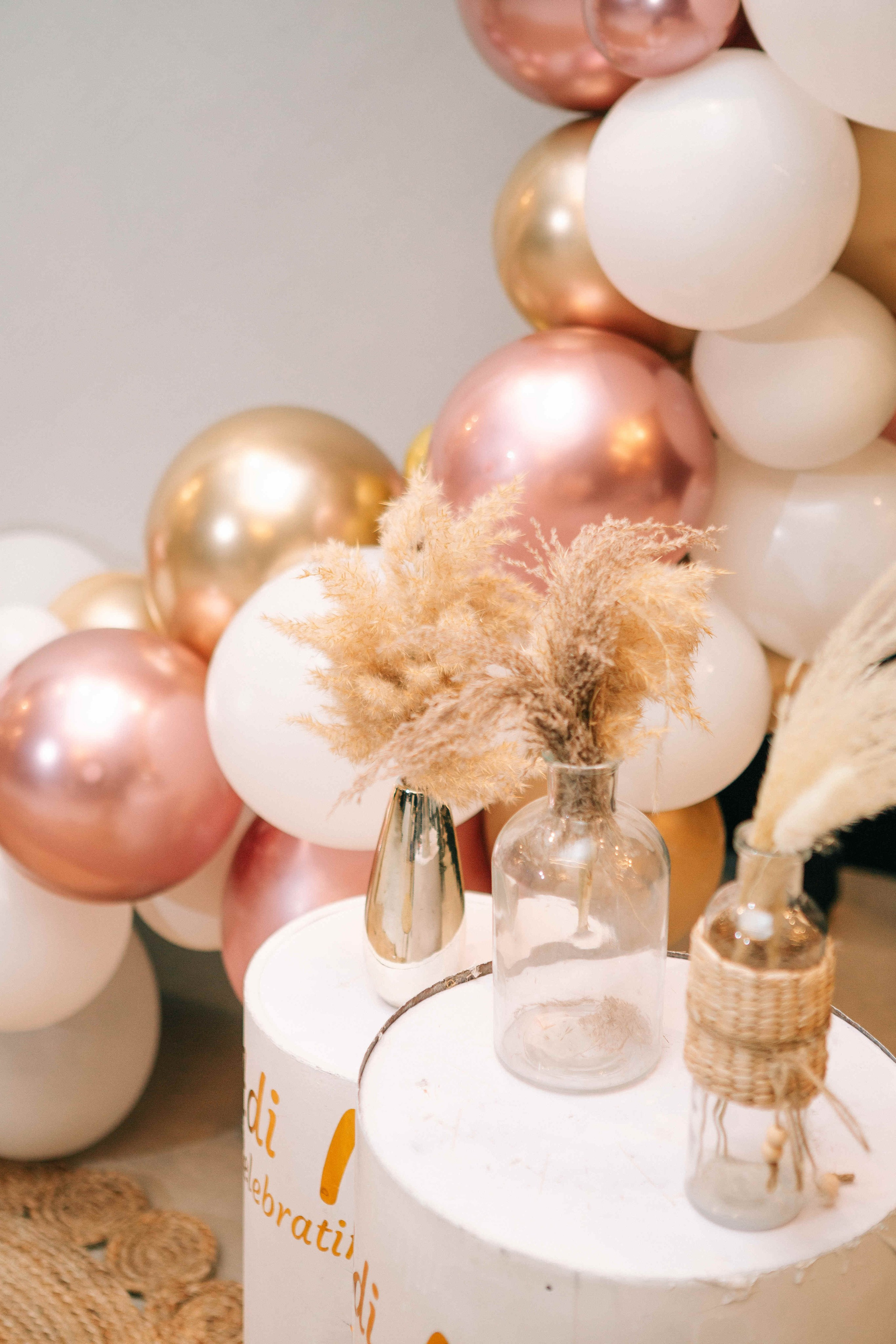 PARTY WITH FRIENDS. Https://shi-photo.com/