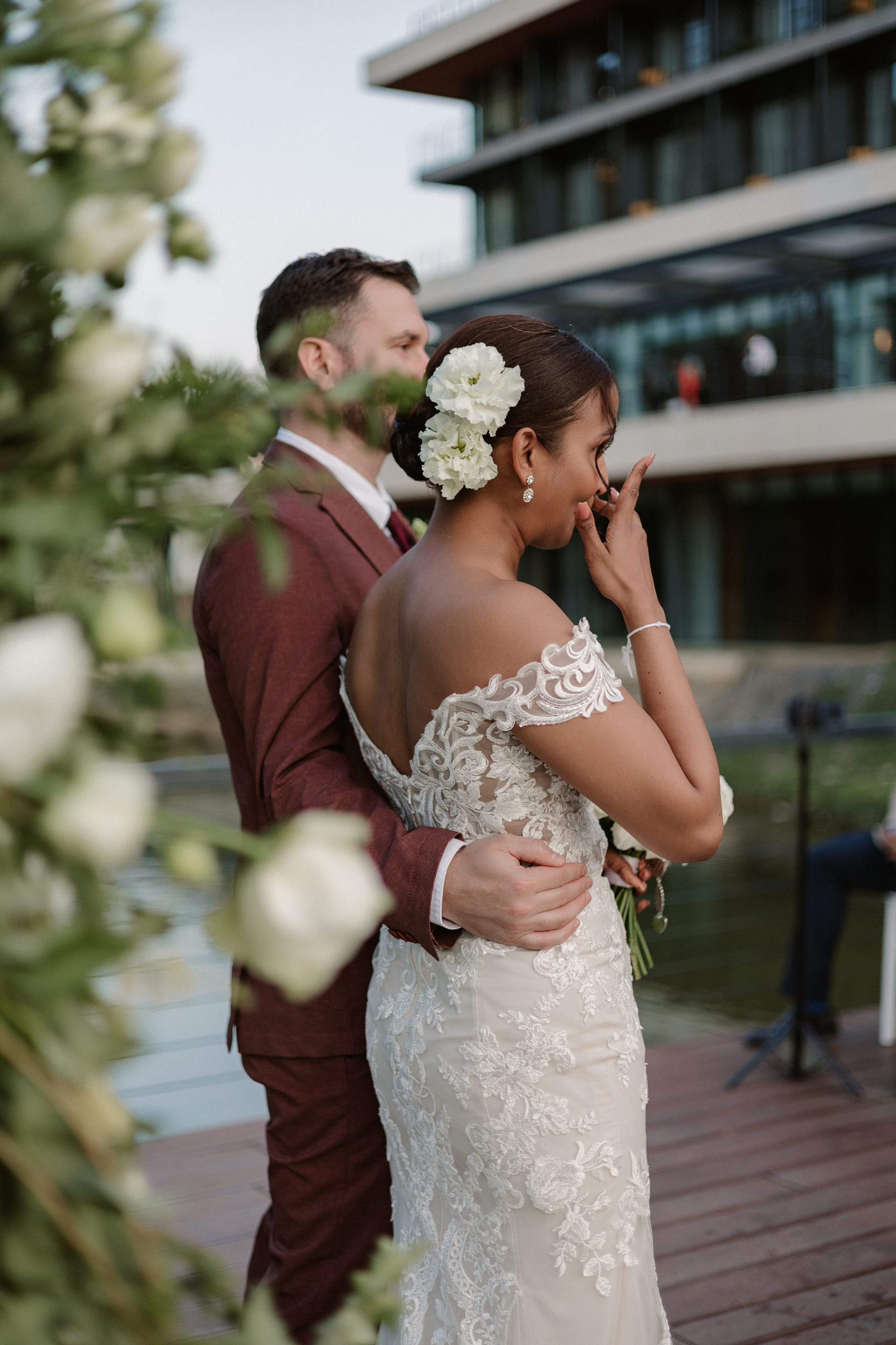 Thesakaya and Kevin. Photographer Anna Nazarenko