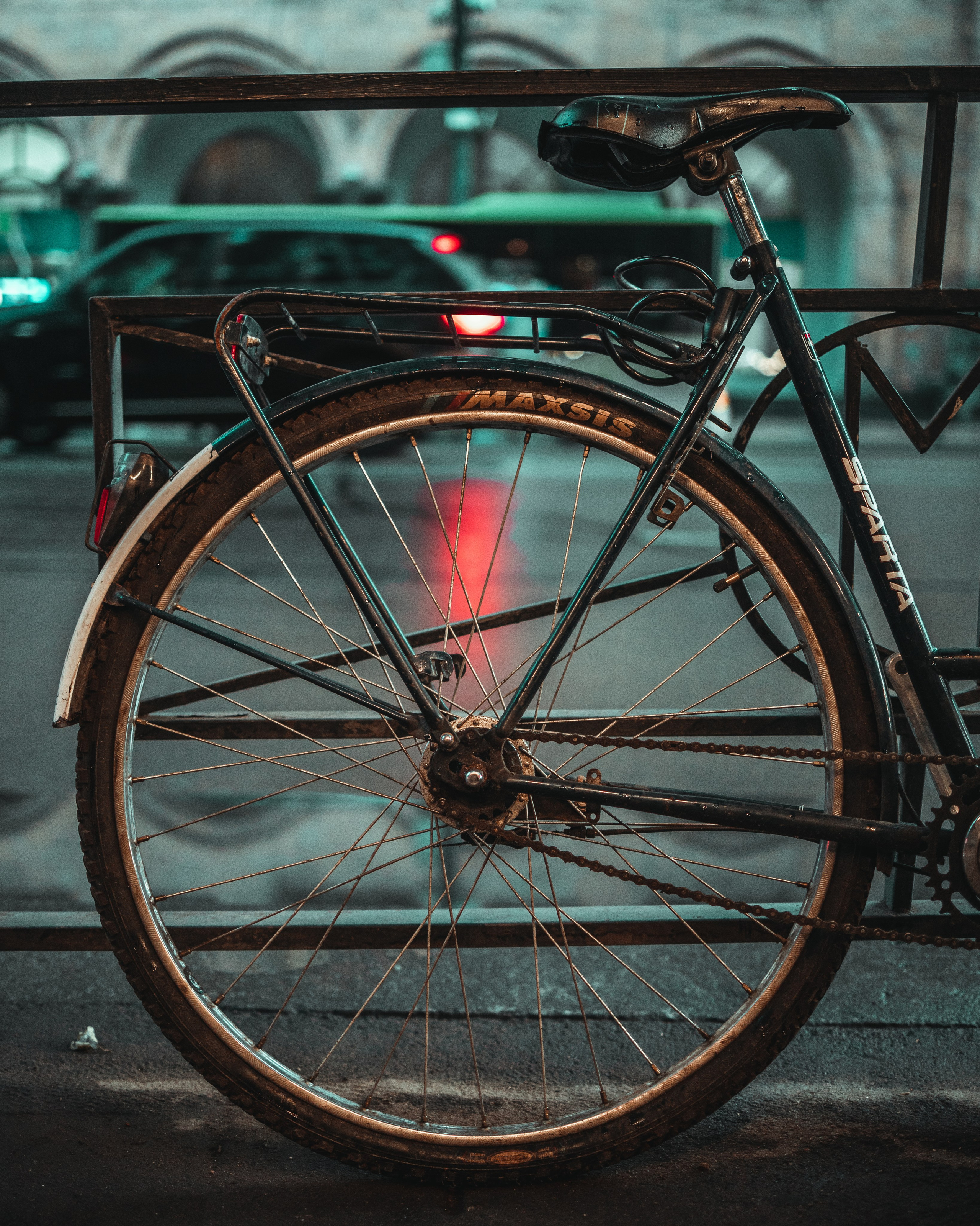 T B I L I S I. Bspander