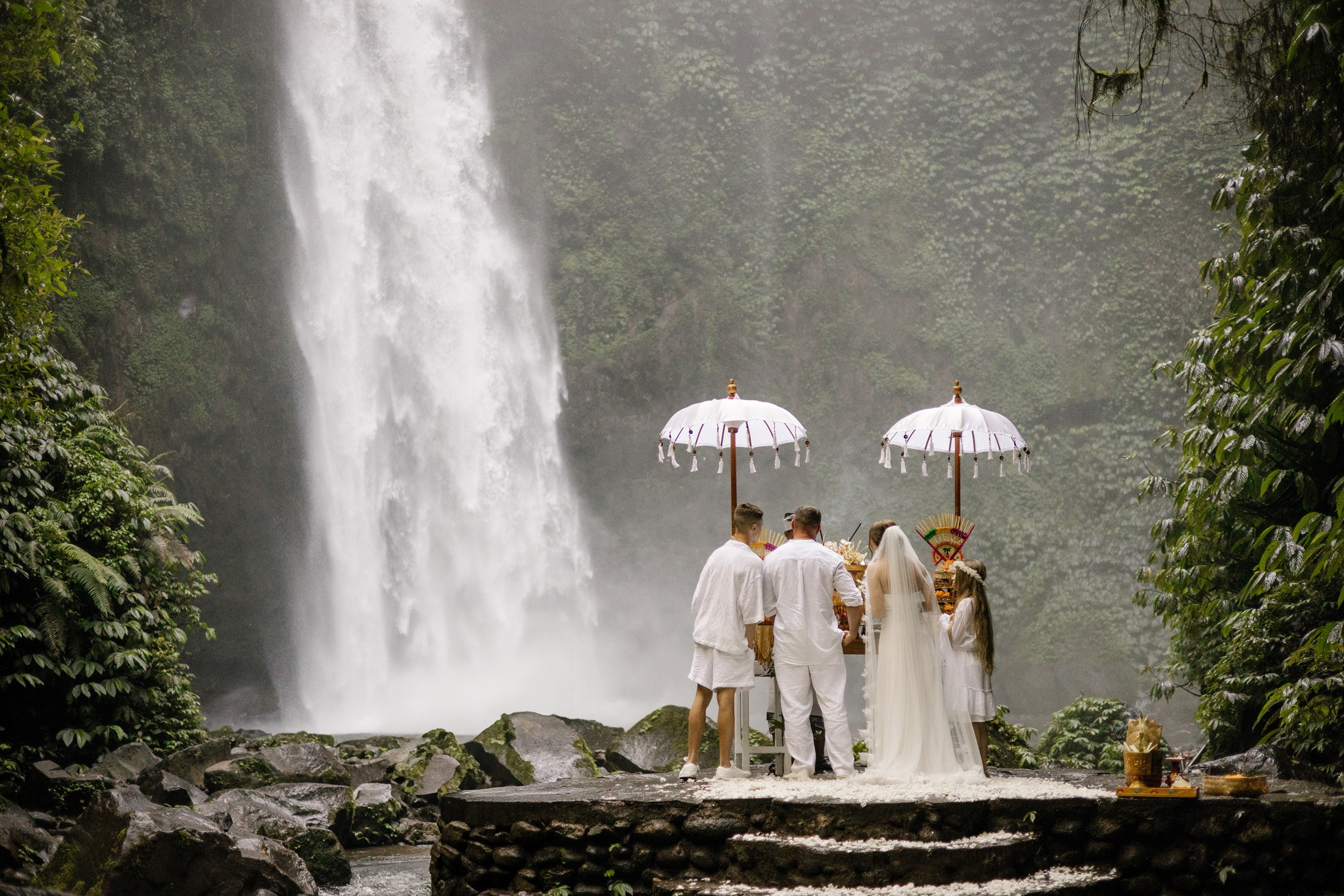 Family wedding. Getitfeel — Aesthetic Photography and Videography