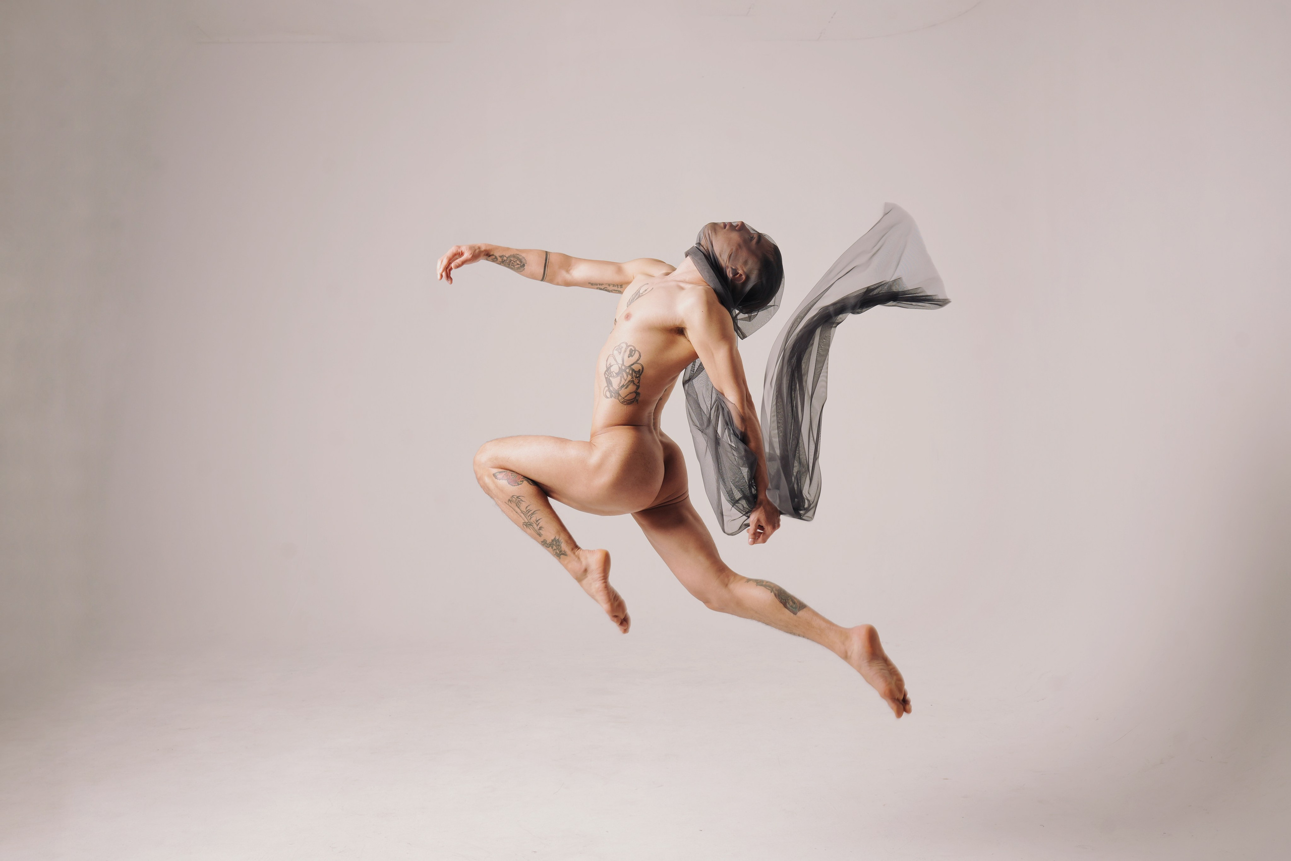 Артем Алексенцев — Профессиональная Фотография в Бишкеке и Алматы