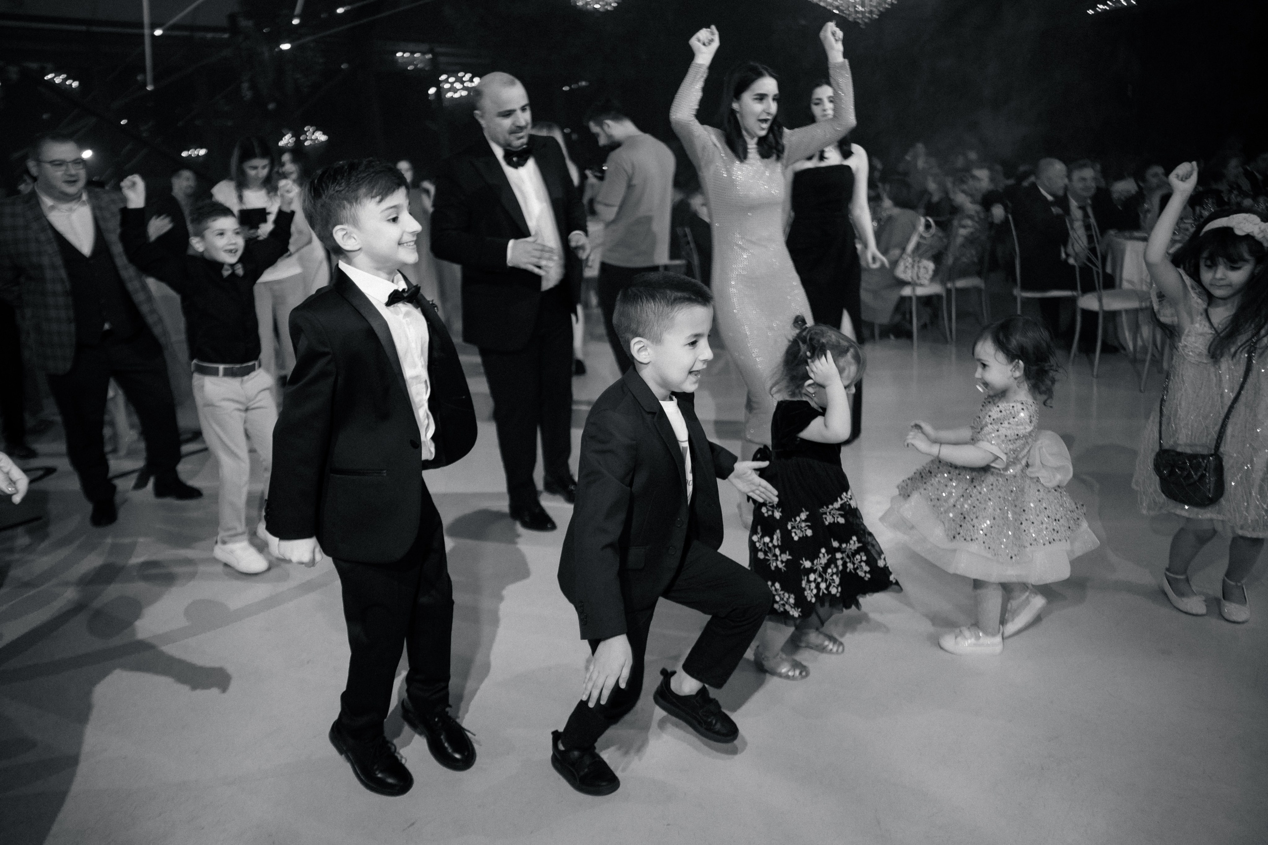 Elly & Andrew. Destination Wedding Photographer Alex Pasarelu