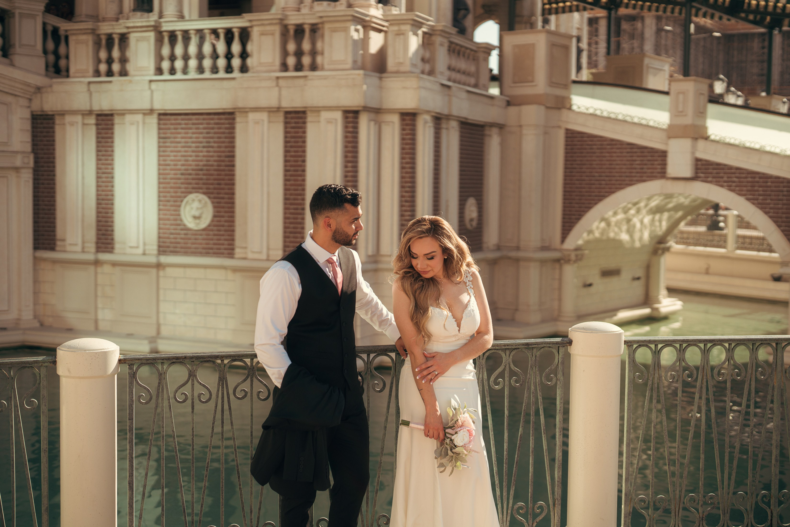 Valentin&Amber. Wedding & elopement photographer Viktoriya Kravtsov. Las Vegas
