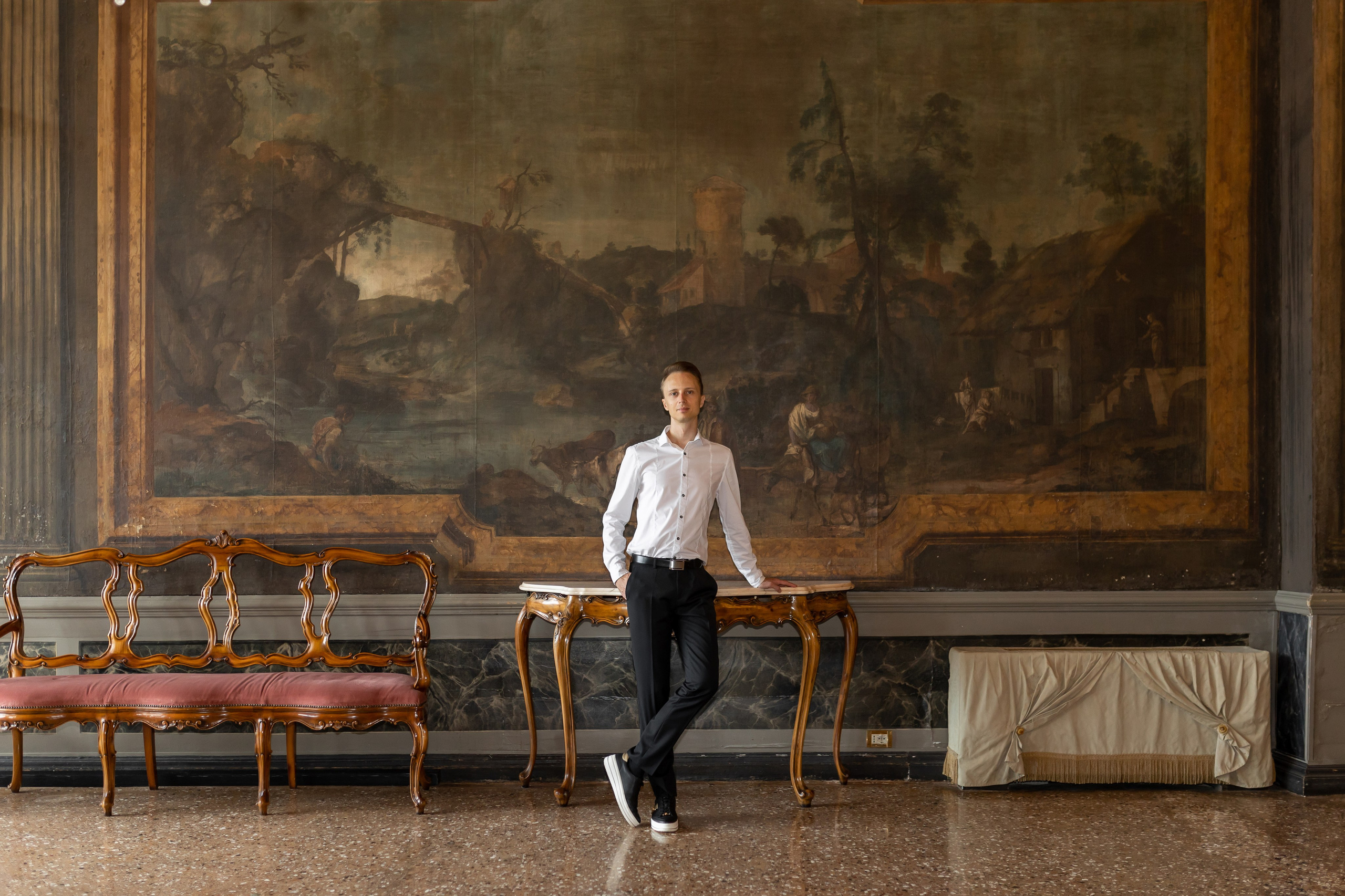 Love story in ancient palace