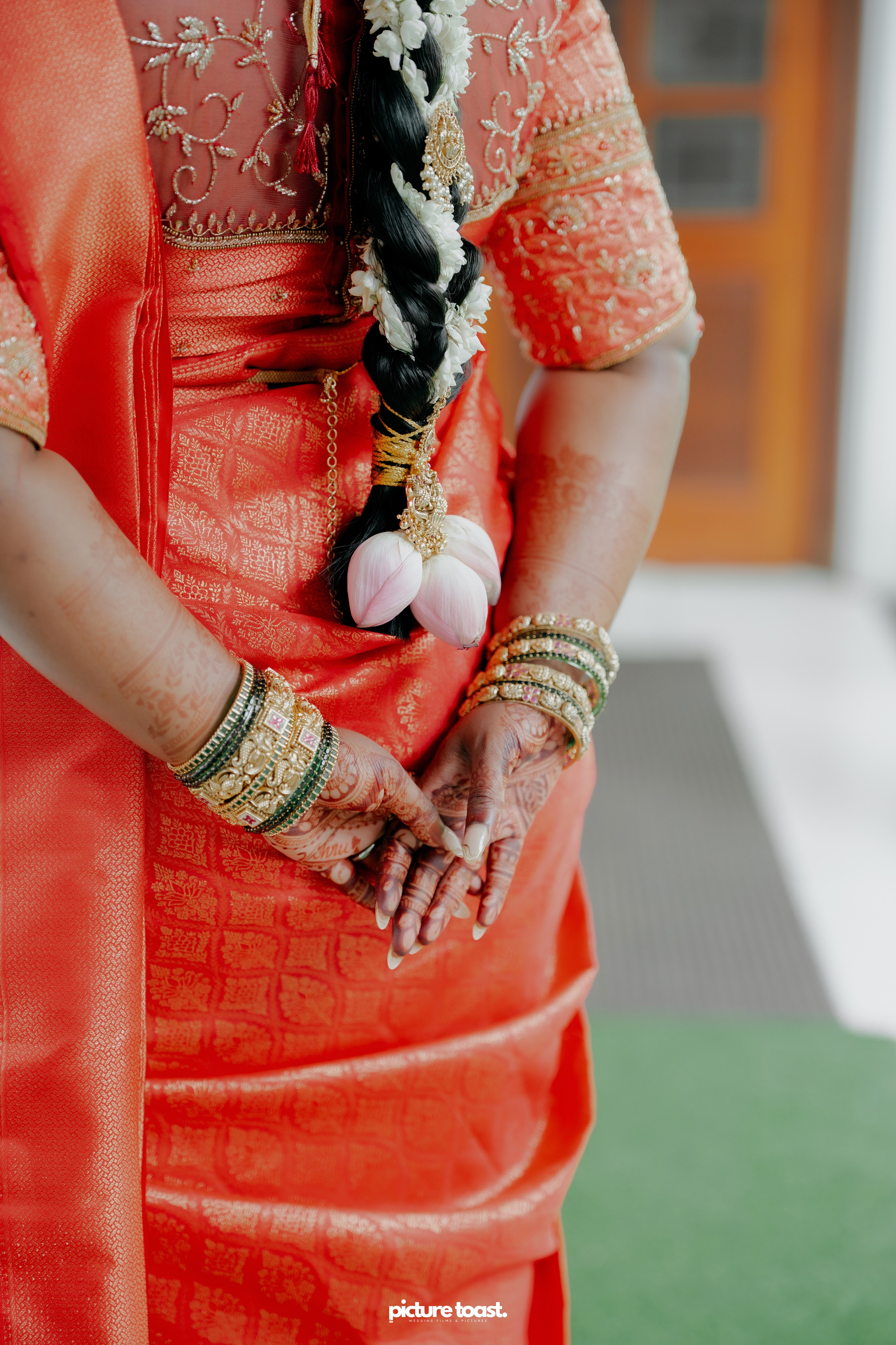 Traditional Kerala Hindu Wedding Ft. Anusree & Vishnu. Fine art Wedding Photographers in India & Canada